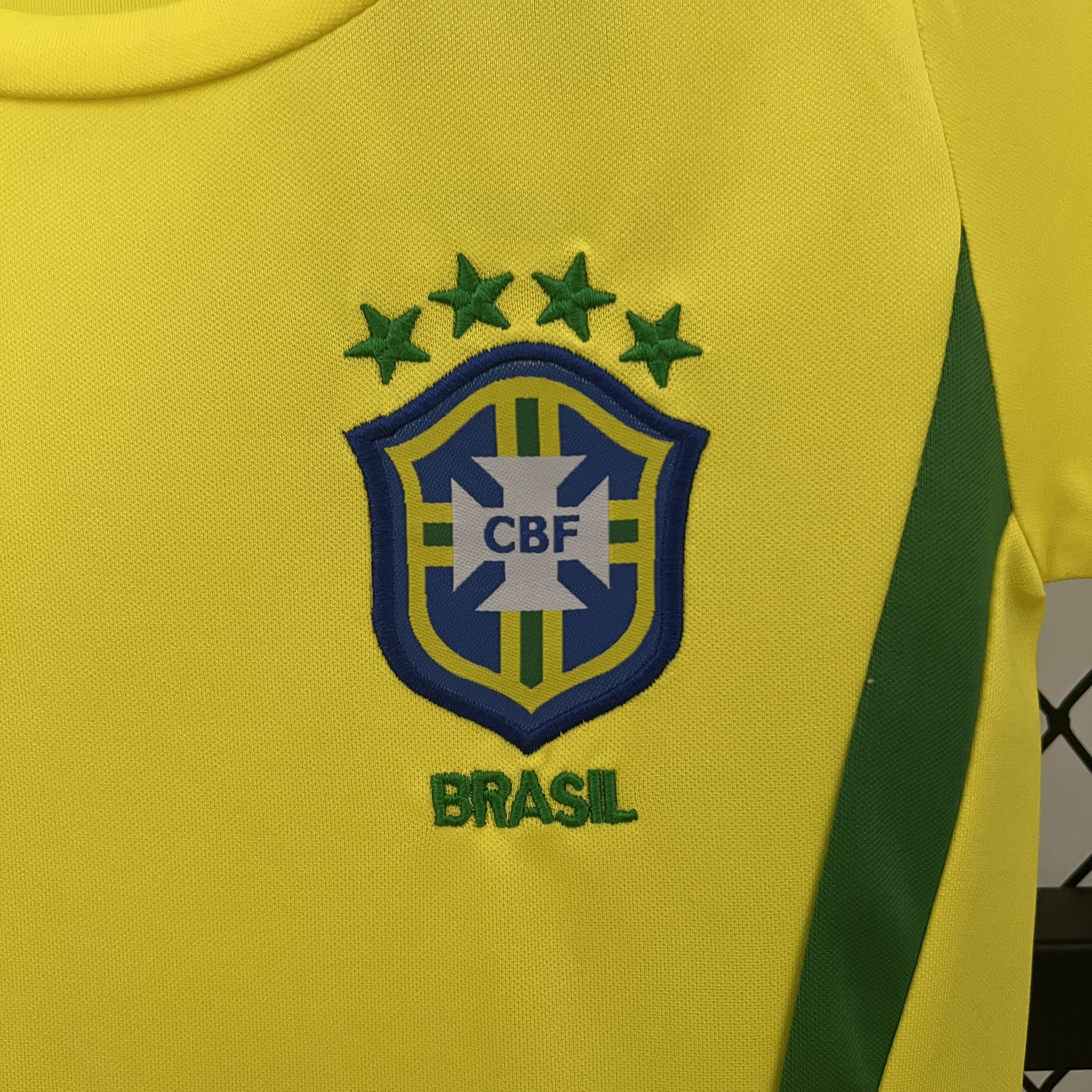 AlphaJersey-Retro Brazil 2002 Home Stadium Kids Kit