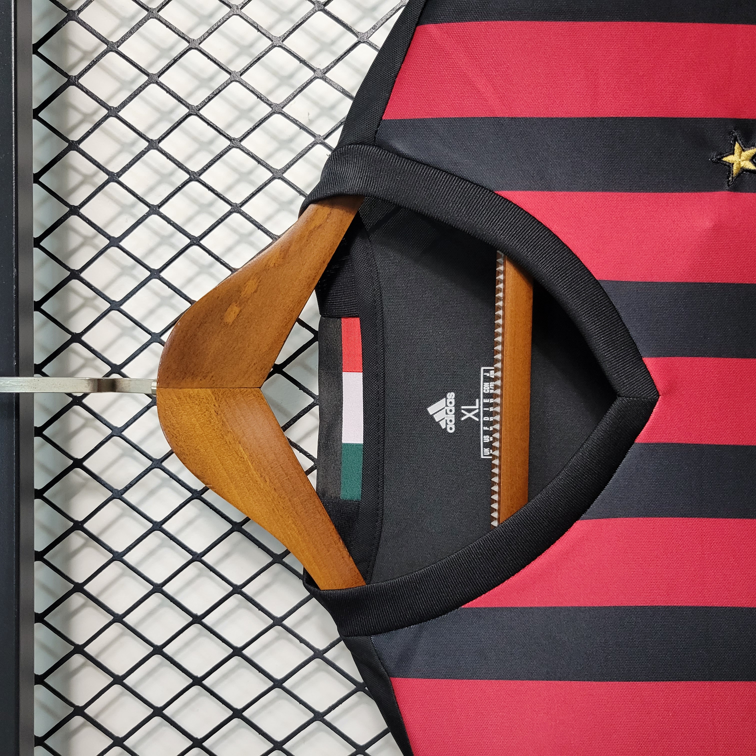 AlphaJersey-Retro AC Milan 2016-17 Home Stadium Jersey