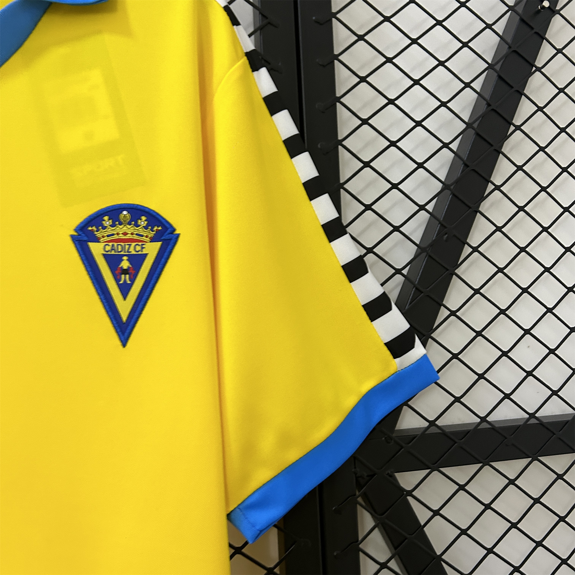 AlphaJersey-Retro Cádiz Cadiz 1983-84 Home Jersey