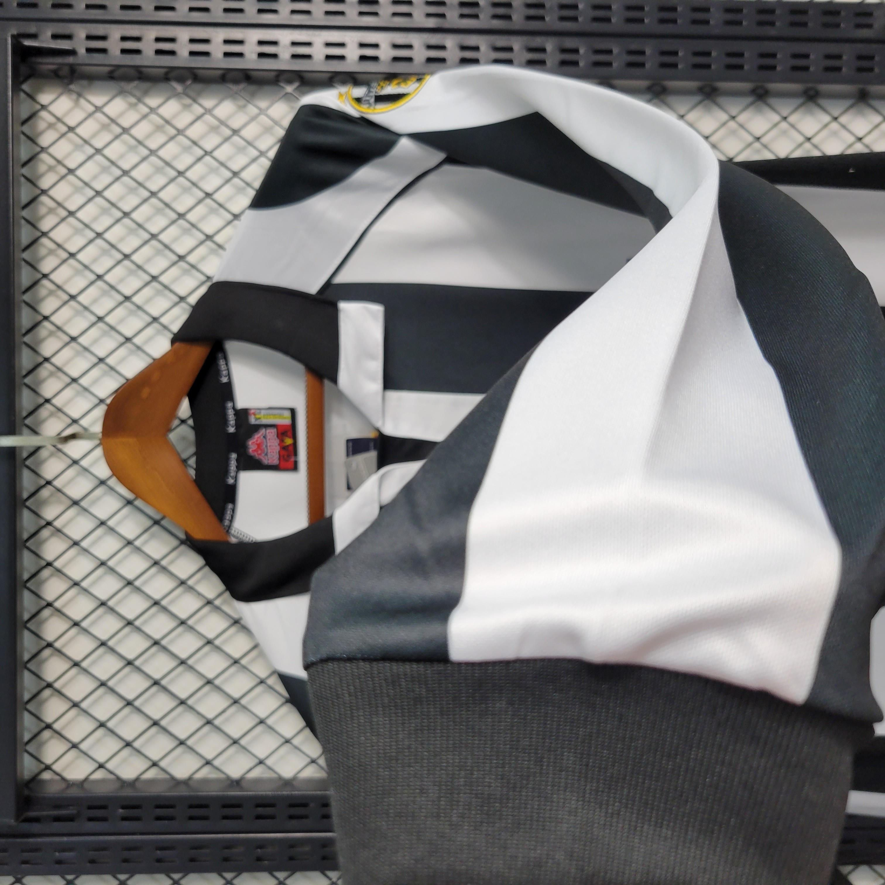AlphaJersey-Retro Juventus 1997-98 Home Stadium Long Sleeve Jersey