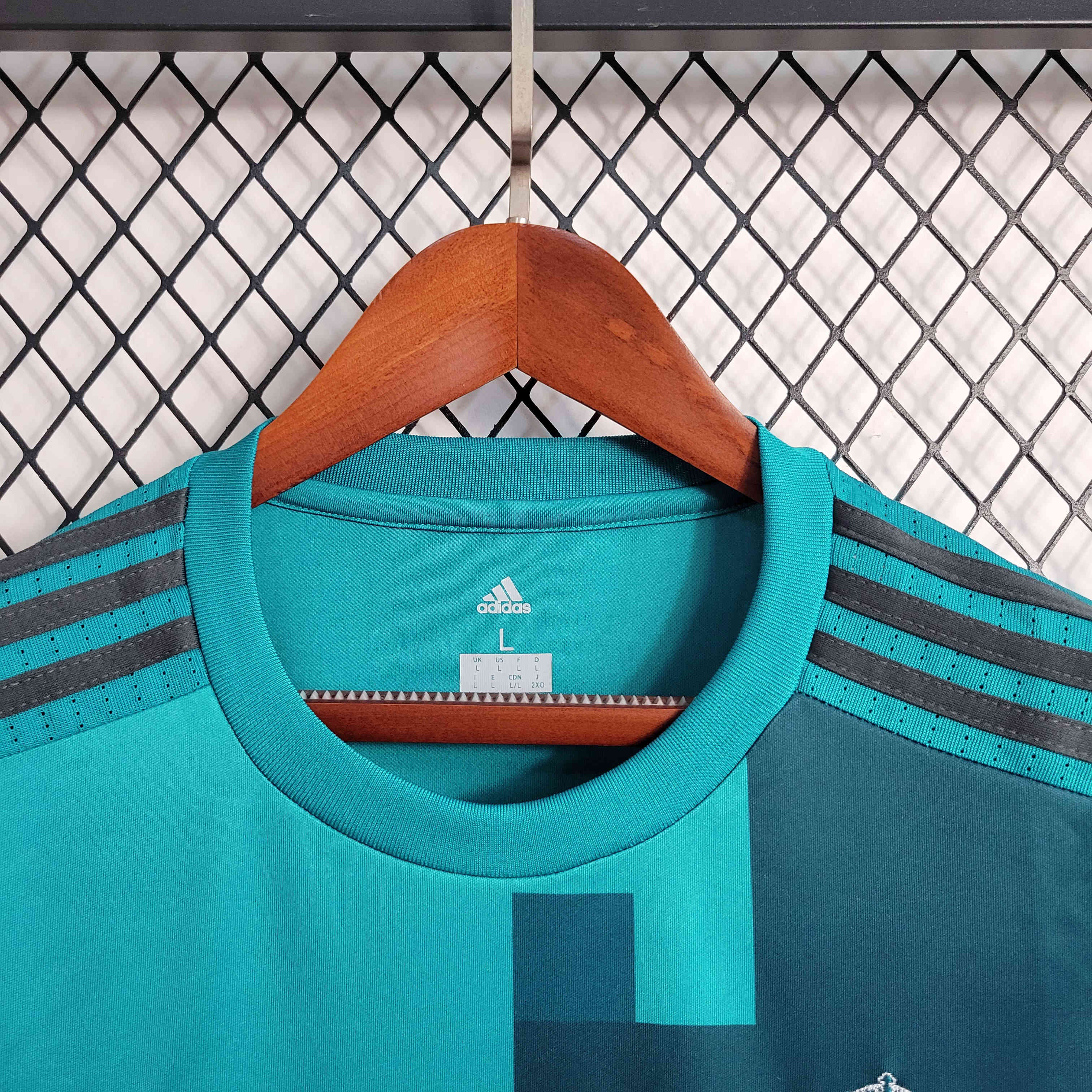 AlphaJersey-Retro Real Madrid 17-18 Third Long Sleeve Jersey
