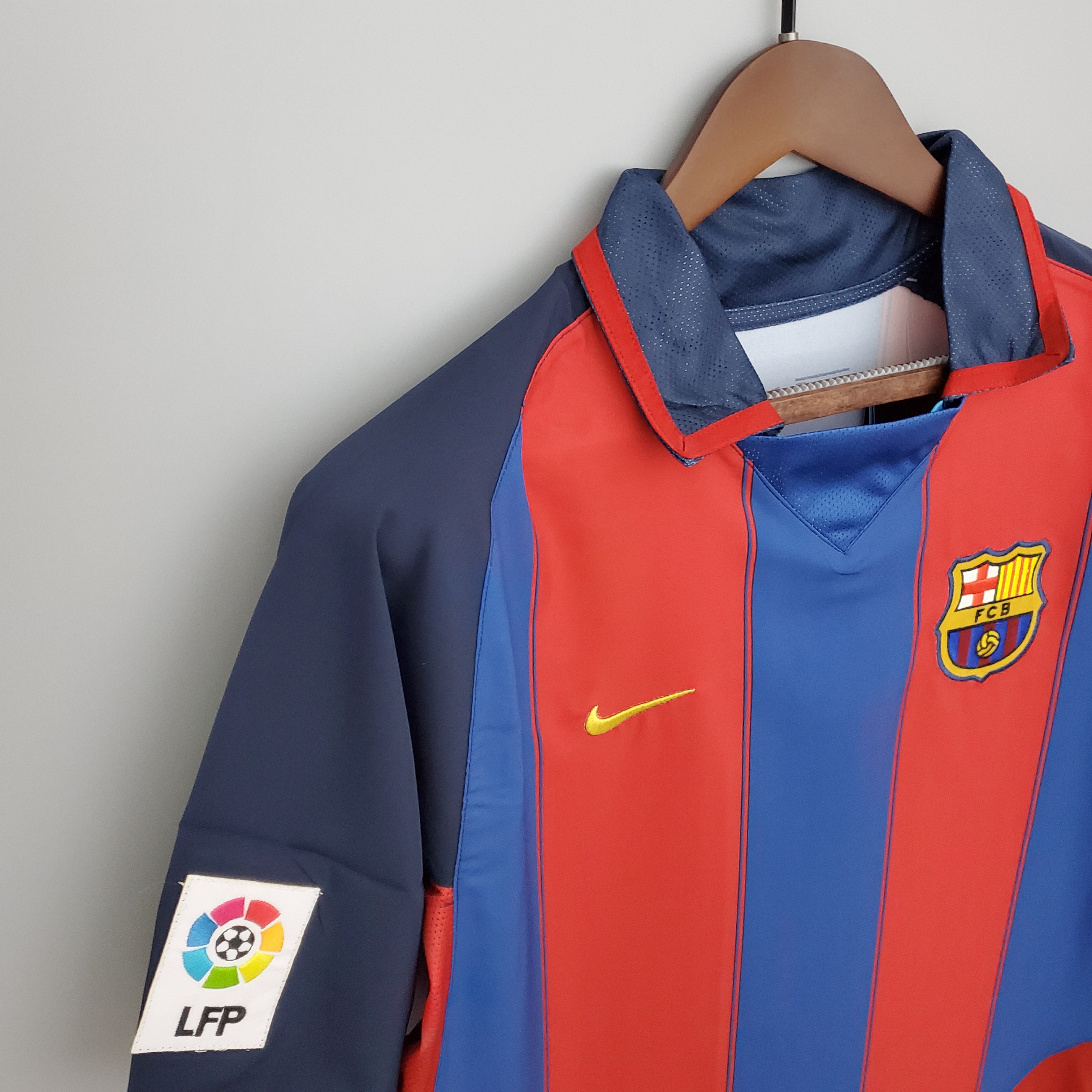 AlphaJersey-Retro Barcelona 03-04 Home Stadium Jersey