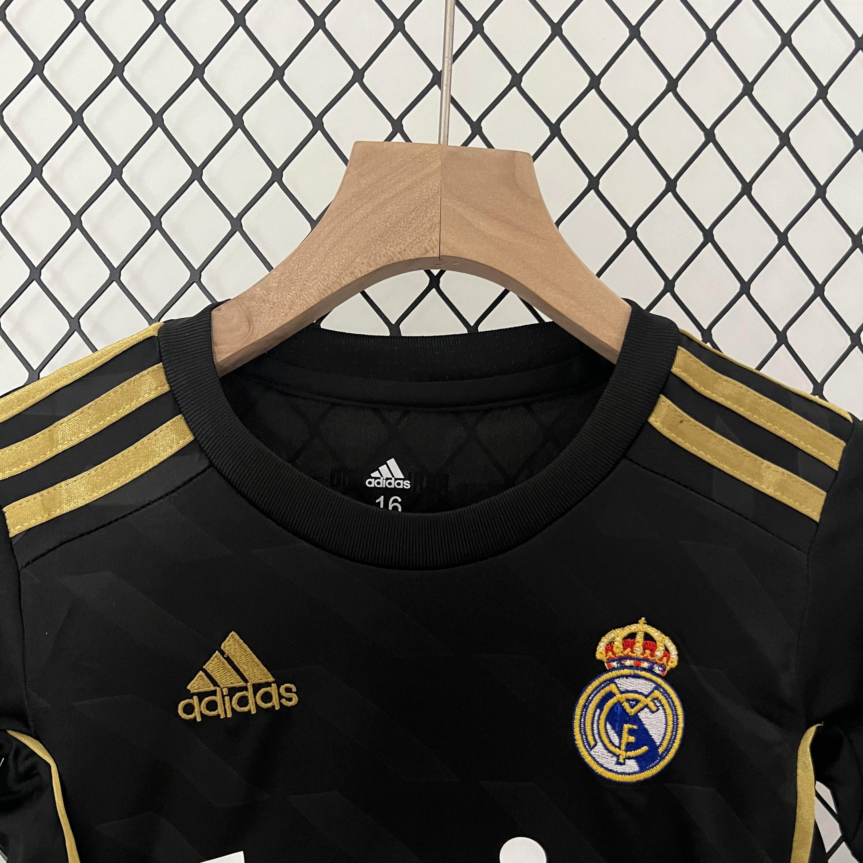 AlphaJersey-Retro Real Madrid 11-12 Away Stadium Kids Kit