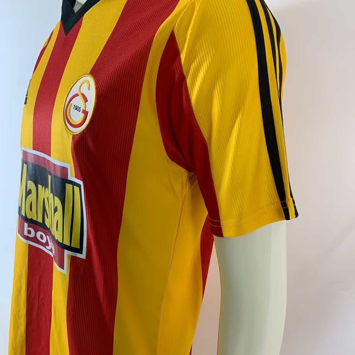 AlphaJersey-Retro Galatasaray 1999-00 Home Jersey