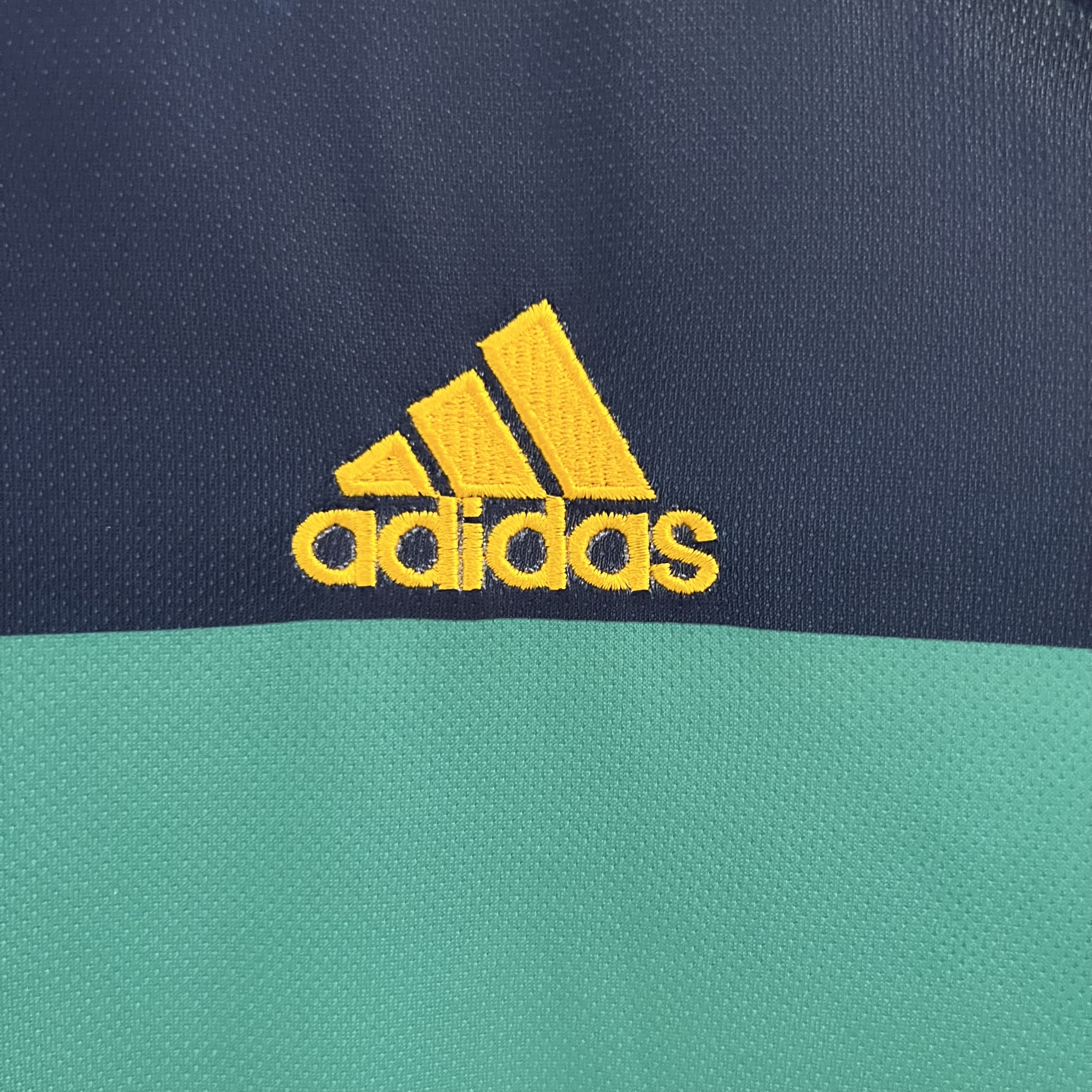 AlphaJersey-Retro Spain 2010 Green Goalkeeper Jersey