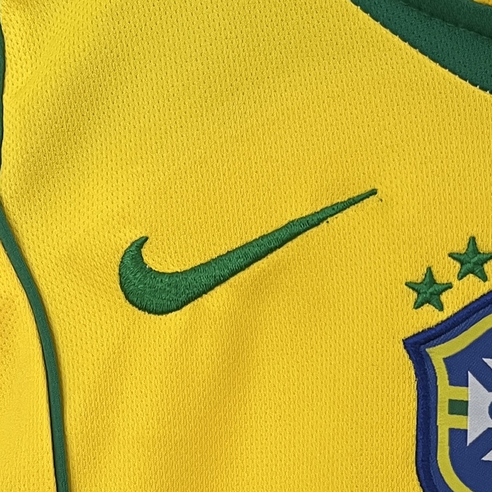 AlphaJersey-Retro Brazil 2004 Home Stadium Kids Kit