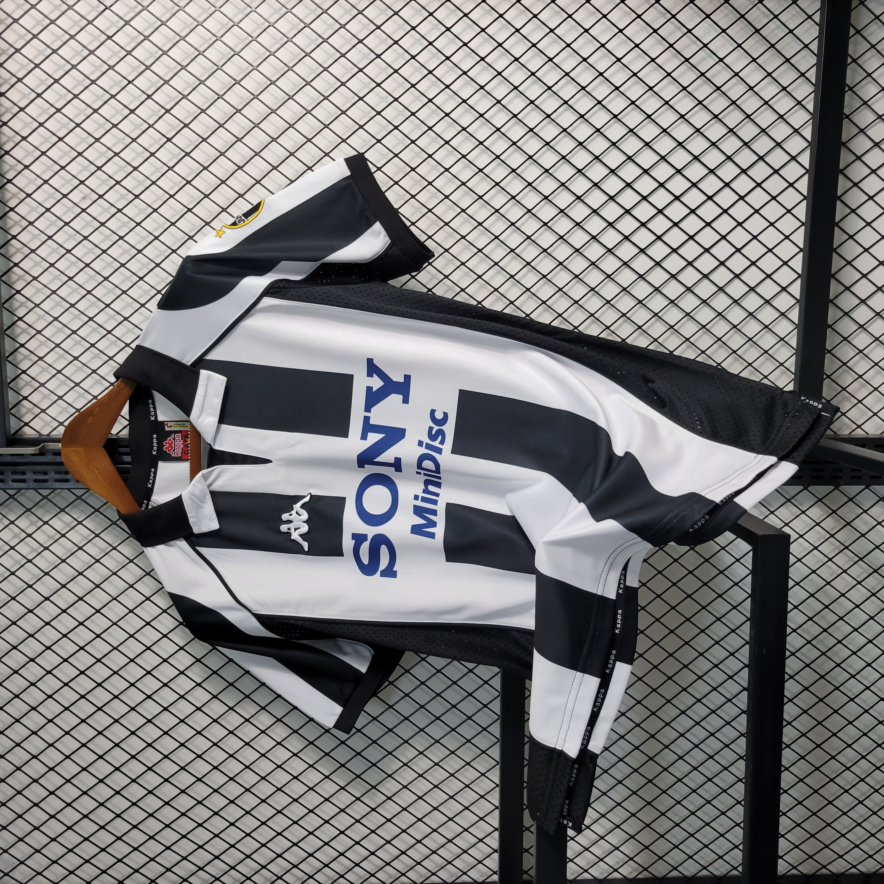 AlphaJersey-Retro Juventus 1997-98 Home Stadium Jersey