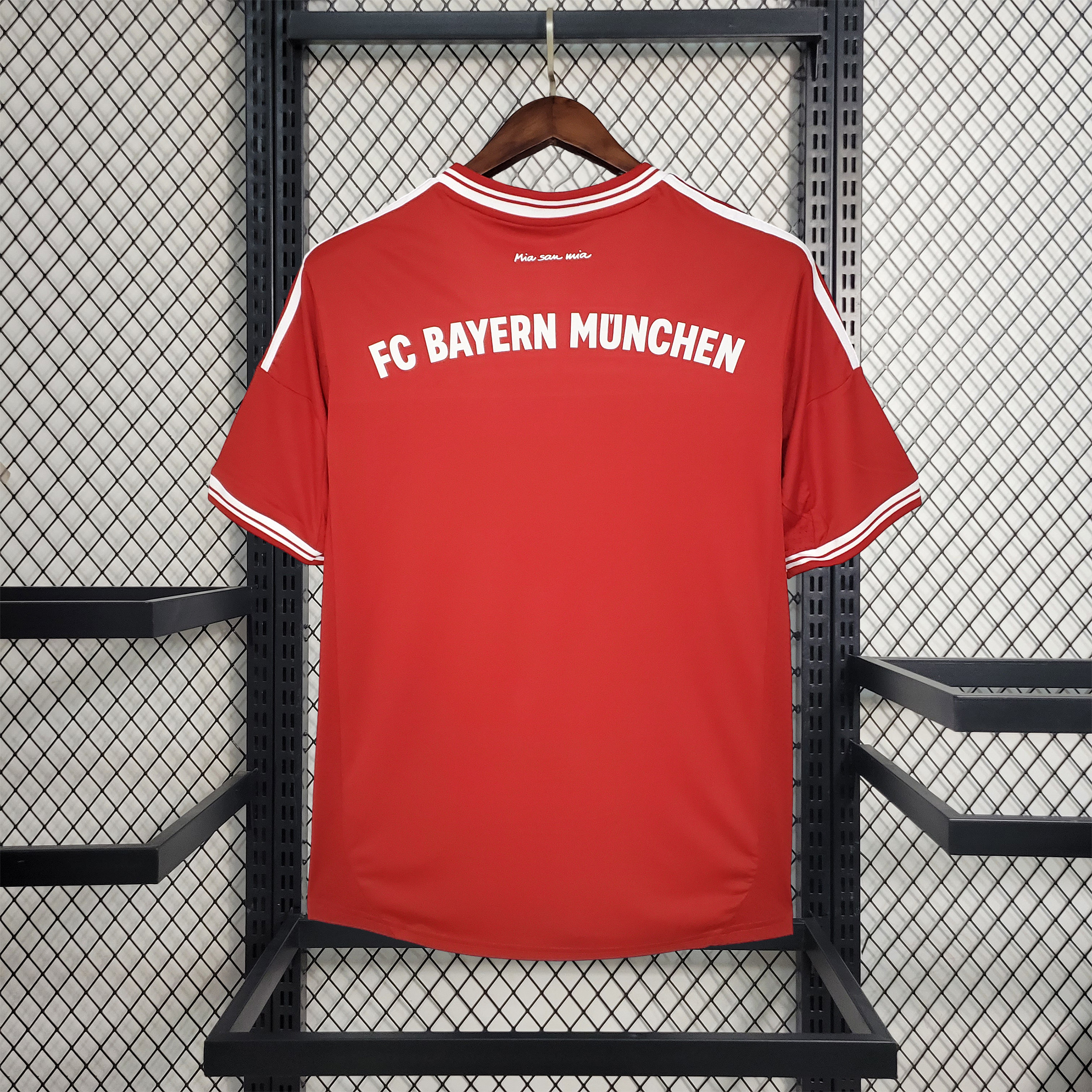 AlphaJersey-Retro Bayern Munich 13-14 Champions League Final Home Stadium Jersey