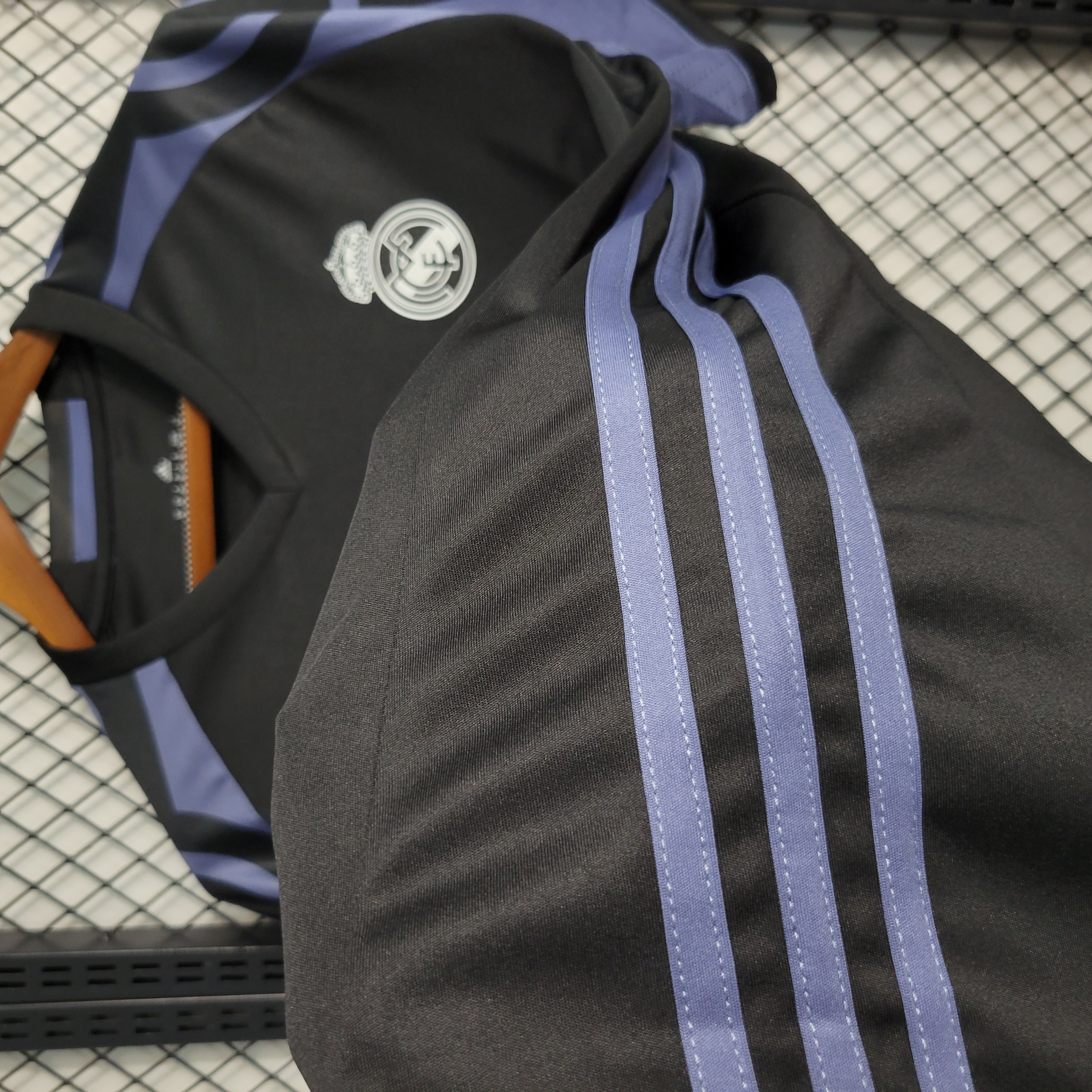 AlphaJersey-Real Madrid Retro 16-17 Third Jersey