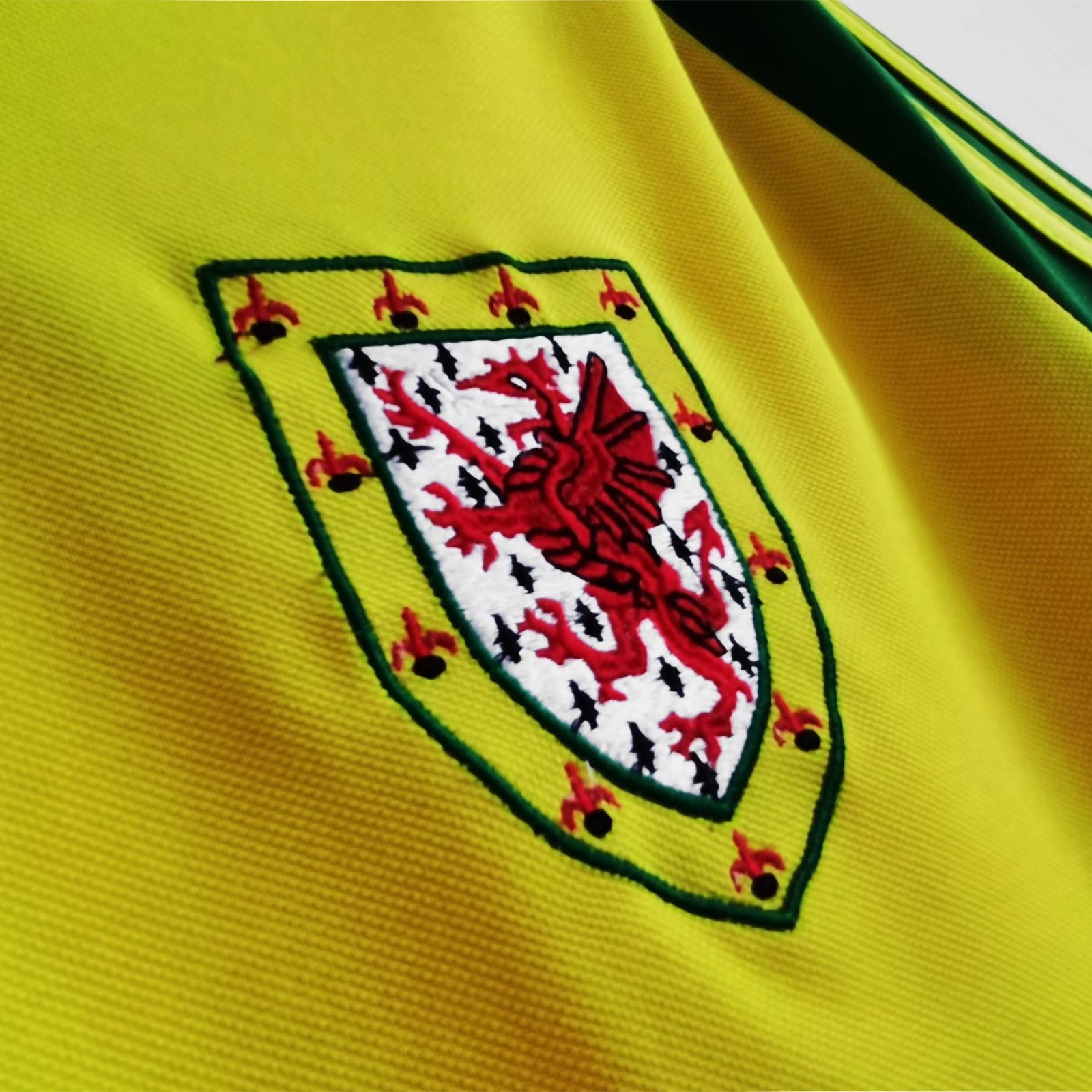 AlphaJersey-Retro Wales 1982 Away Stadium Jersey