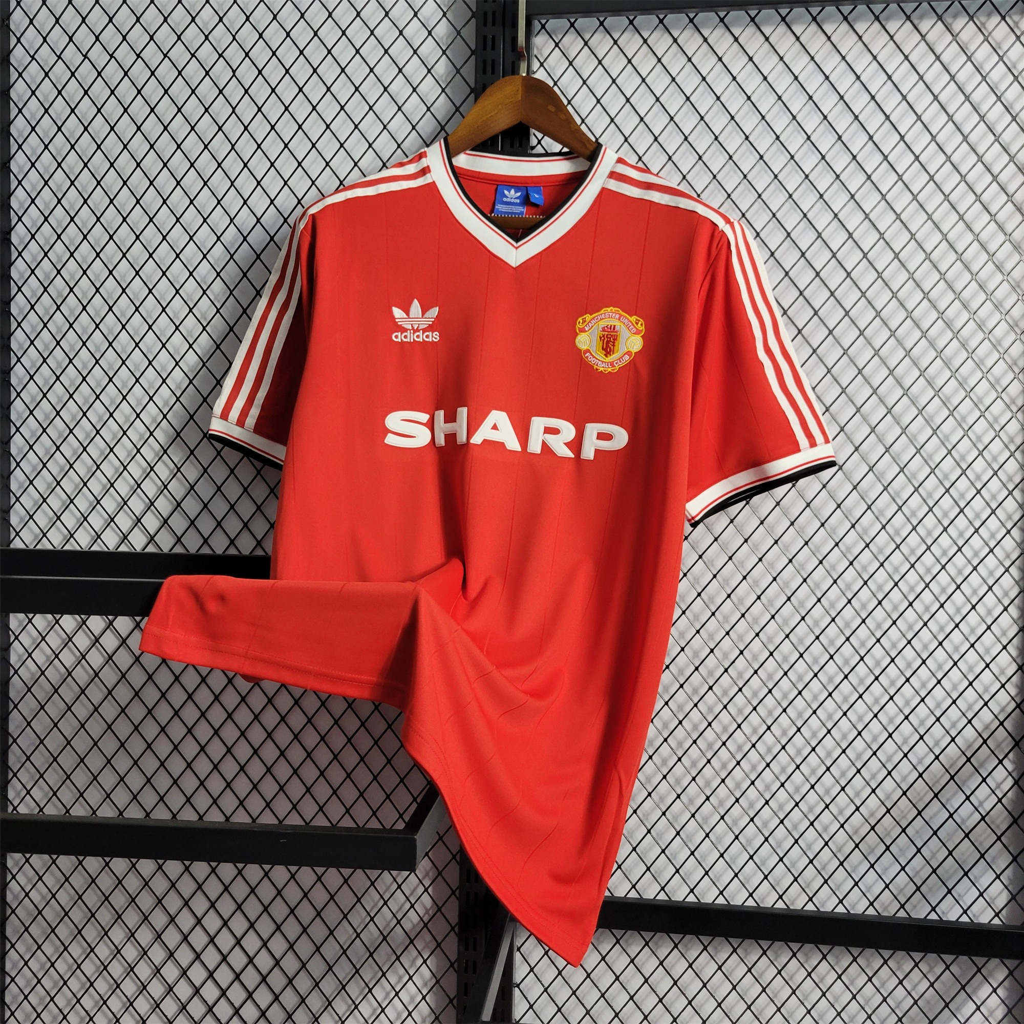 AlphaJersey-Retro Manchester United 83-84 Home Stadium Jersey