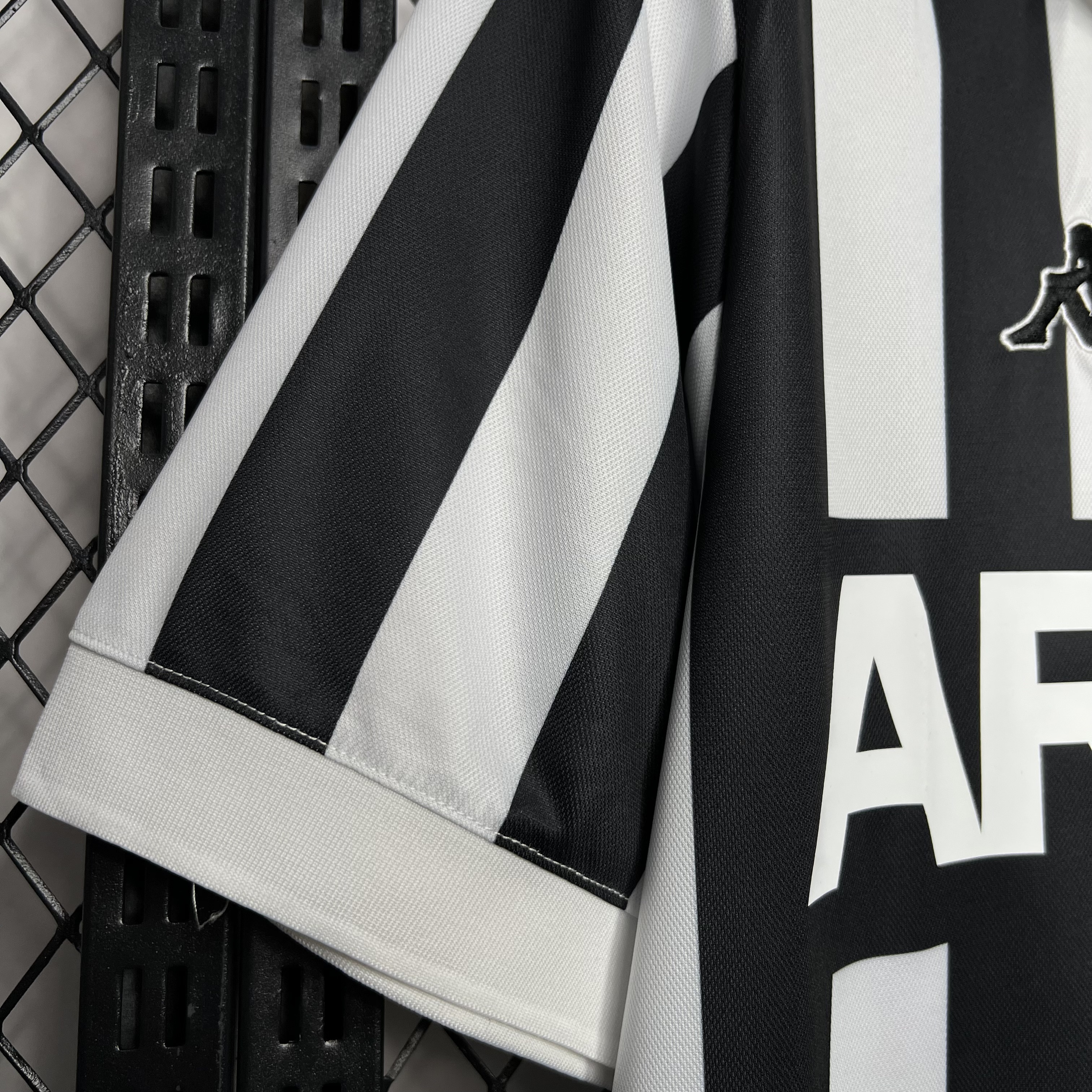 AlphaJersey-Retro Juventus 1984-85 Home Stadium Jersey
