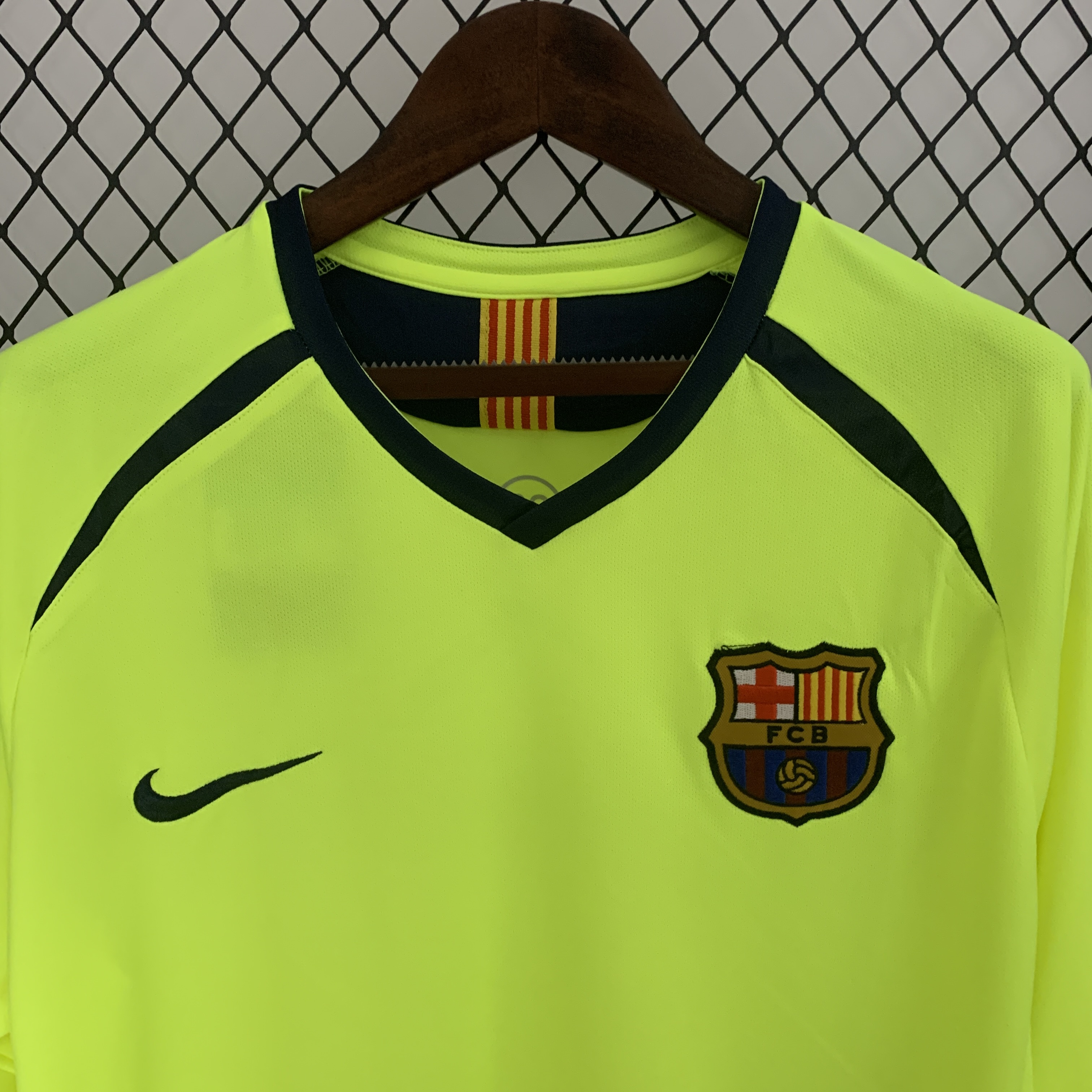 AlphaJersey-Retro Barcelona 05-06 Away Stadium Long Sleeve Jersey