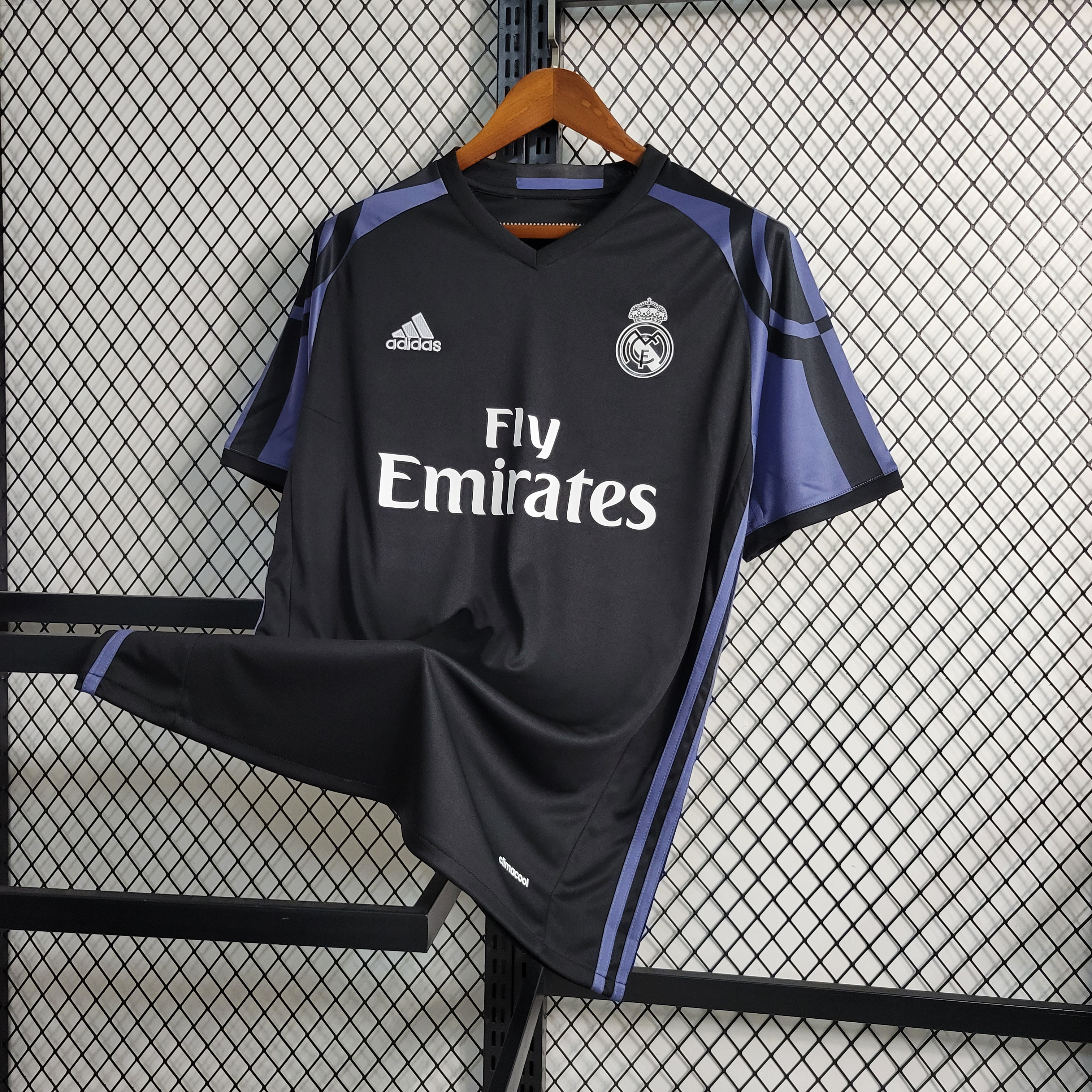 AlphaJersey-Real Madrid Retro 16-17 Third Jersey