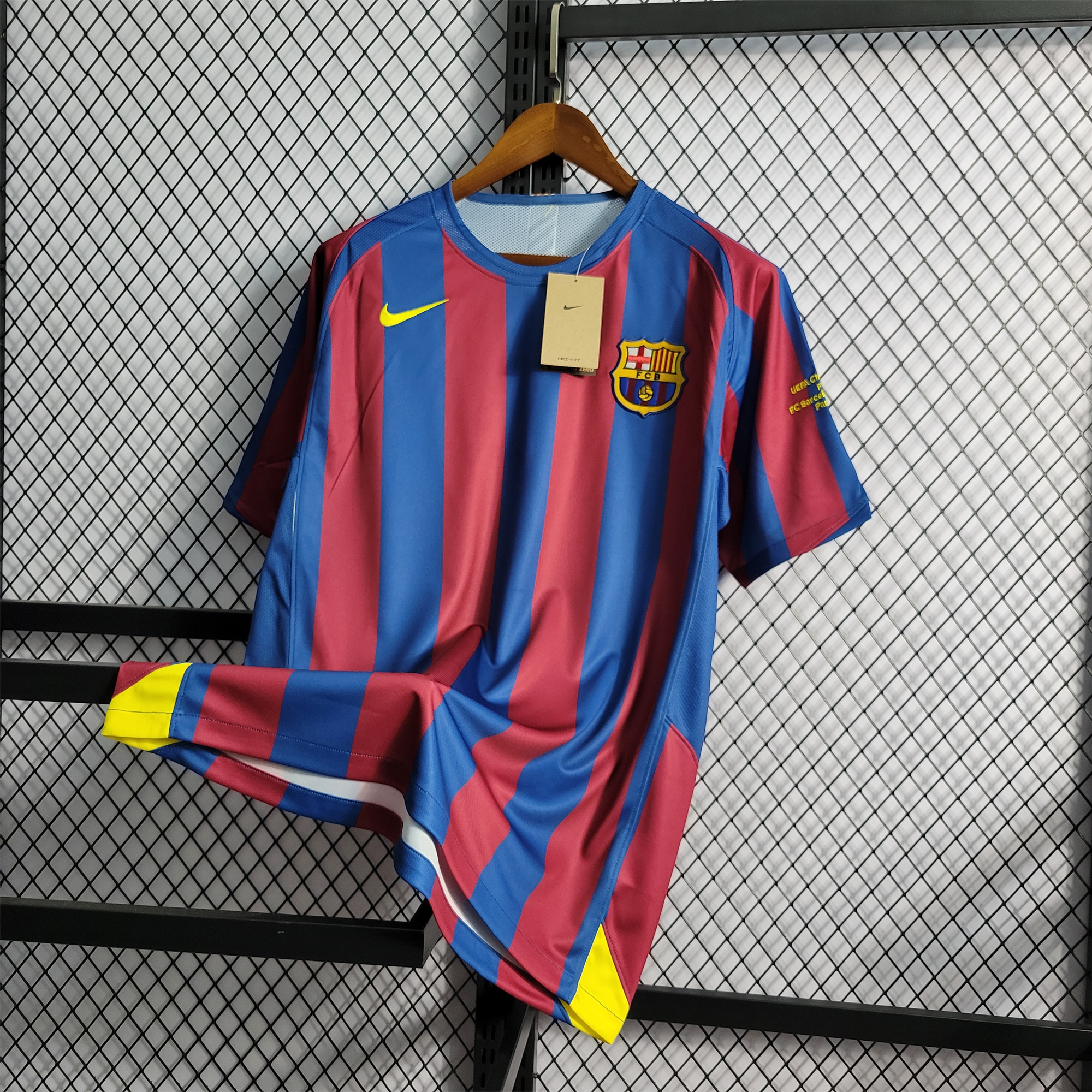 AlphaJersey-Retro Barcelona 05-06 Home Stadium Jersey - UEFA Champions League Final