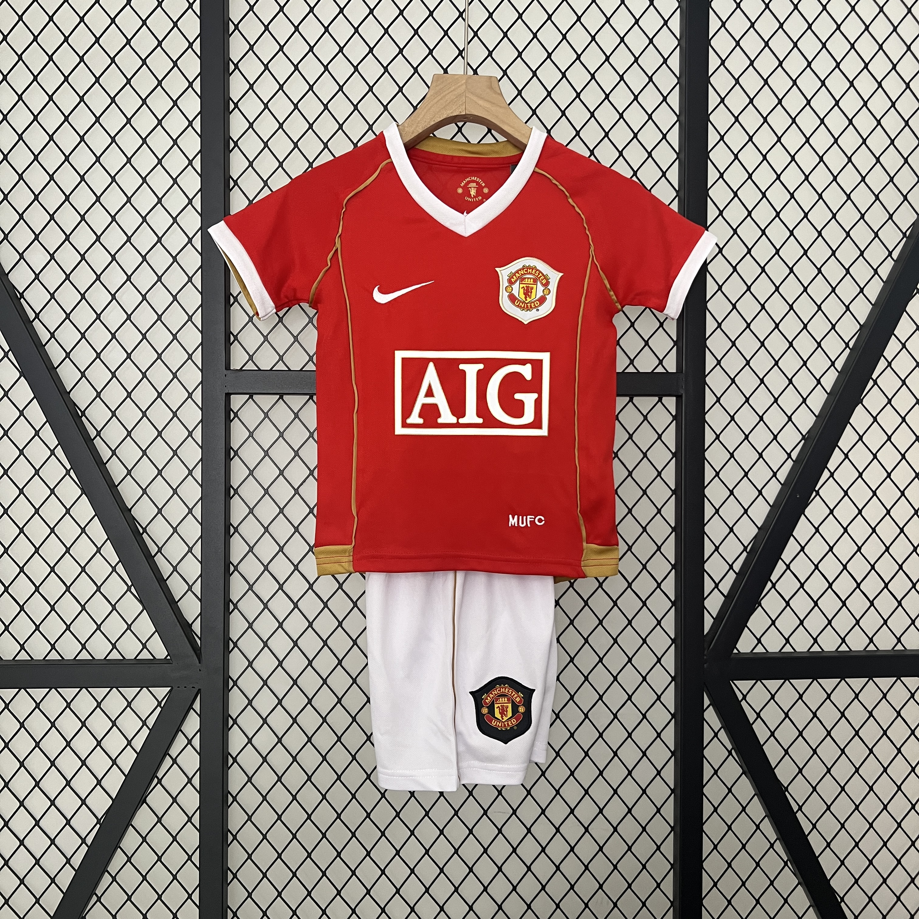 AlphaJersey-Retro Manchester United 2006-07 Home Stadium Kids Kit