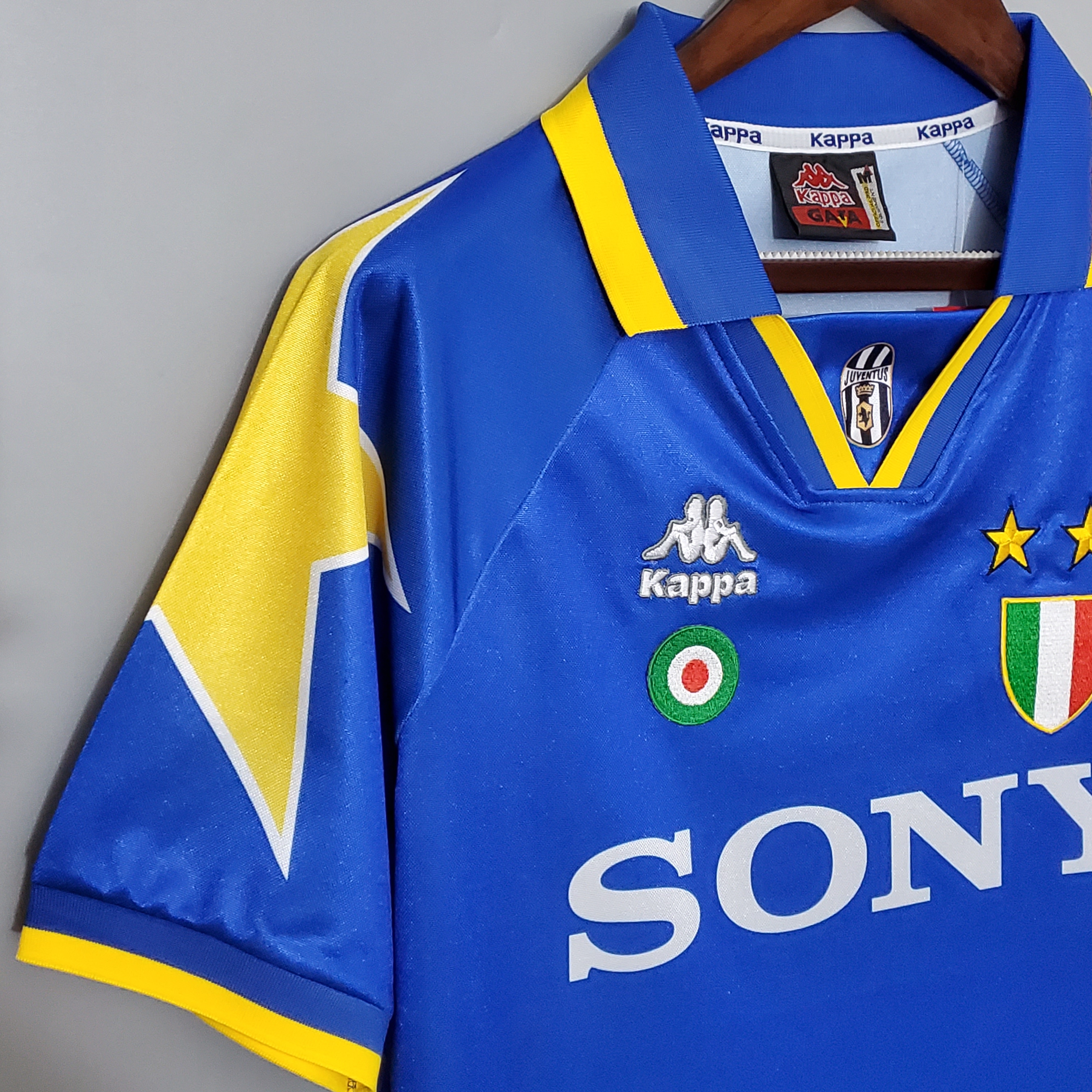 AlphaJersey-Retro Juventus 1995-96 Away Stadium Jersey
