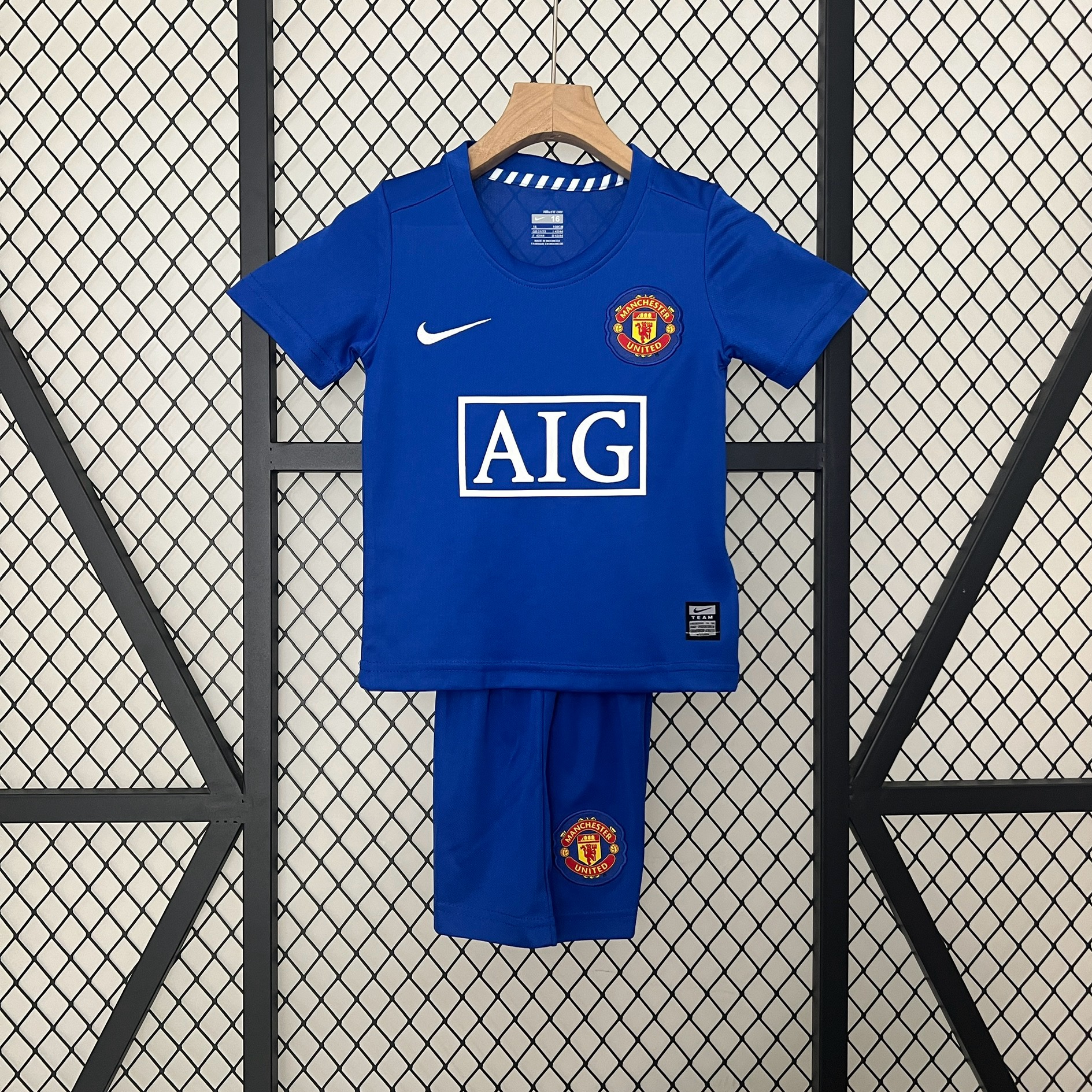 AlphaJersey-Retro Manchester United 2008-09 Third Kids Kit