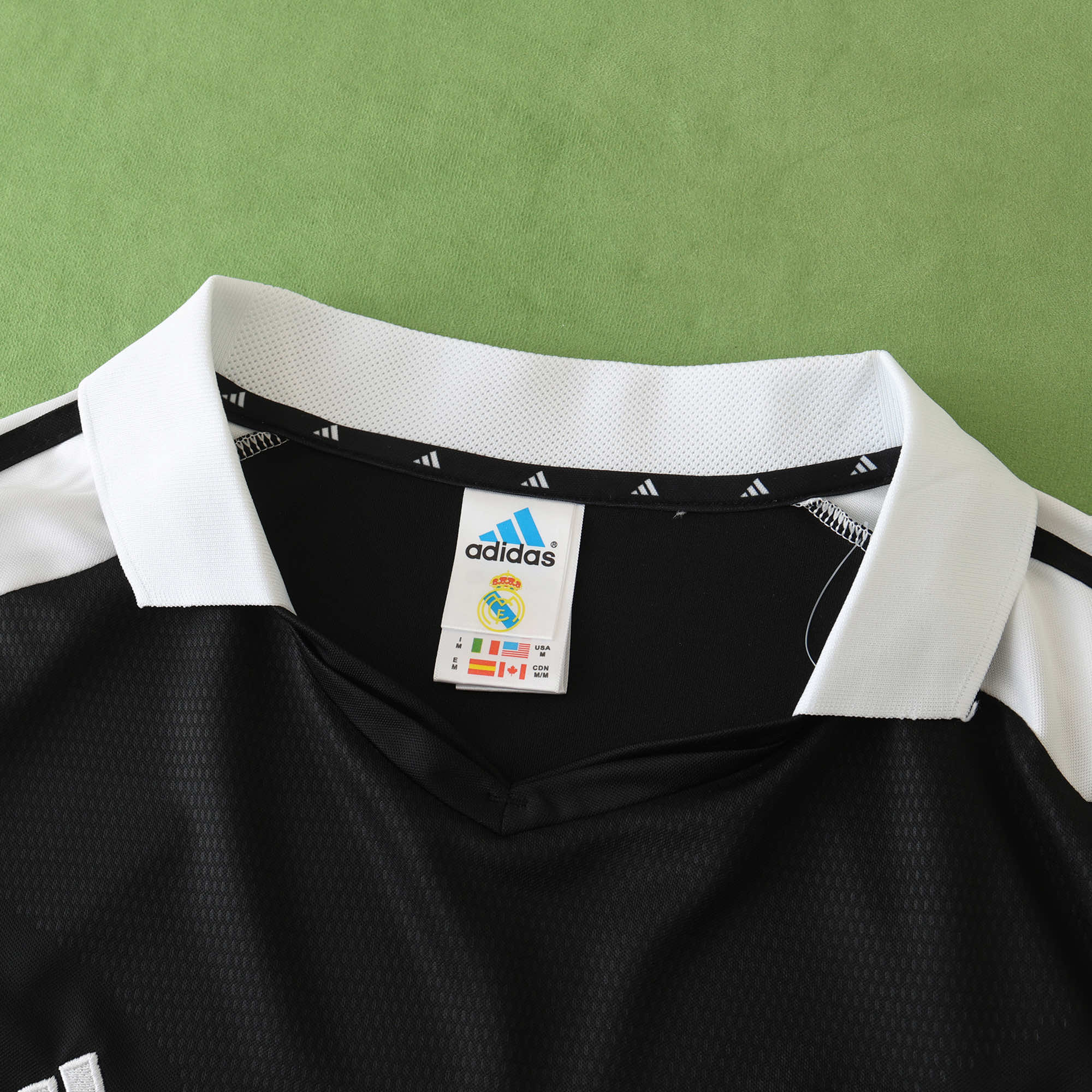 AlphaJersey-Retro Real Madrid 2001-02 Away Jersey