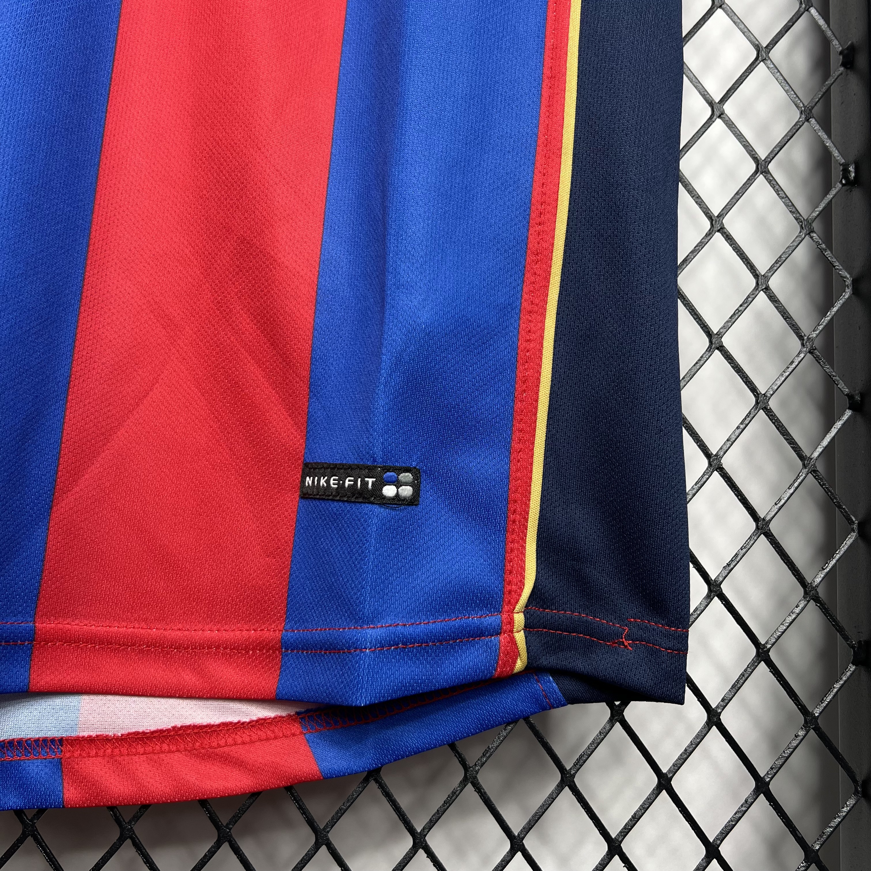 AlphaJersey-Retro Barcelona 01-02 Home Stadium Jersey