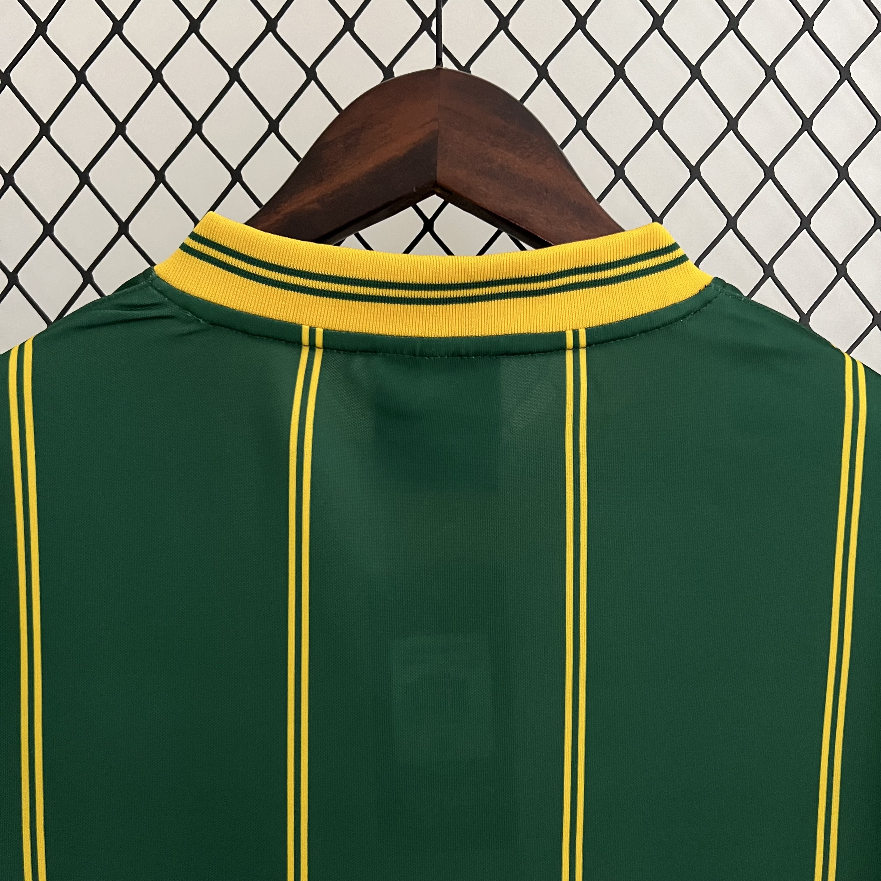 AlphaJersey-Retro Leicester City 1984 Away Jersey