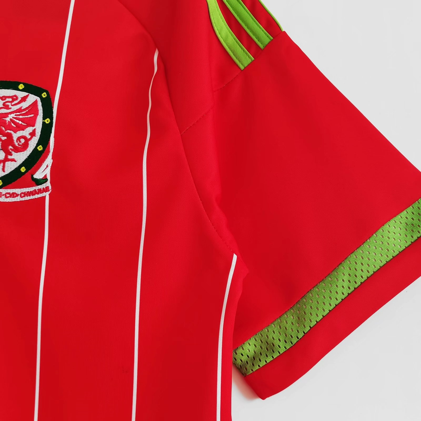 AlphaJersey-Retro Wales 2015 Home Stadium Jersey