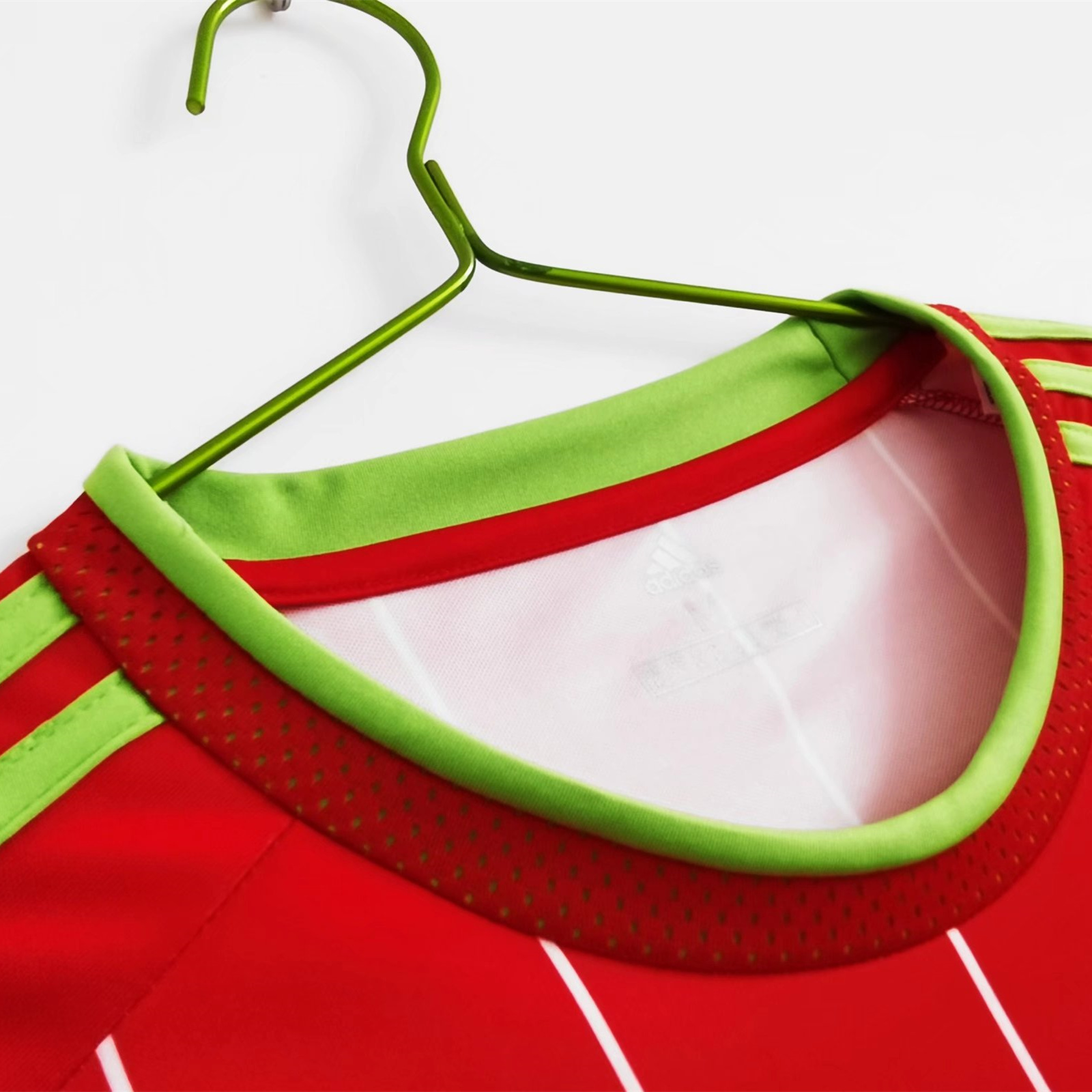 AlphaJersey-Retro Wales 2015 Home Stadium Jersey