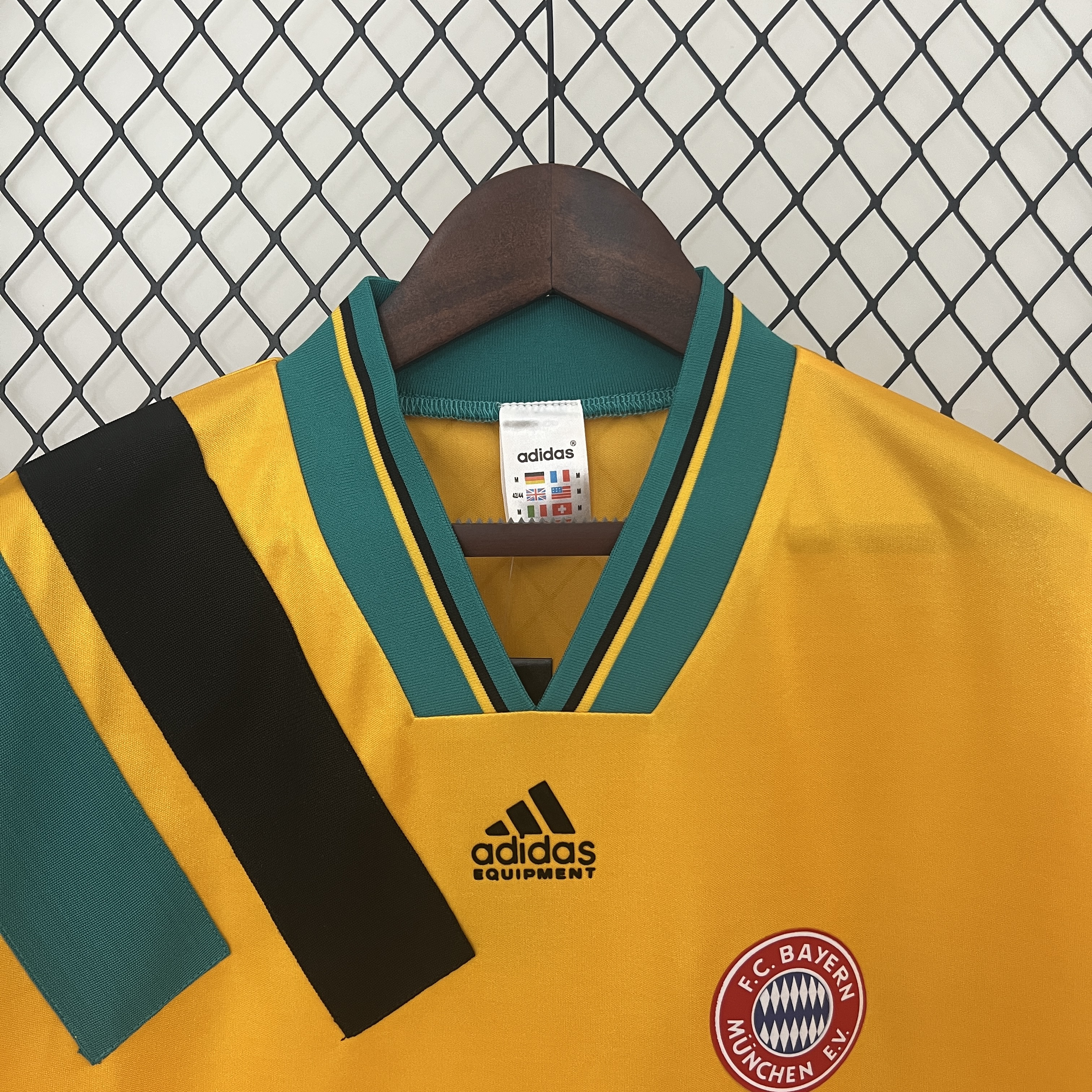 AlphaJersey-Retro Bayern Munich 93-95 Away Jersey