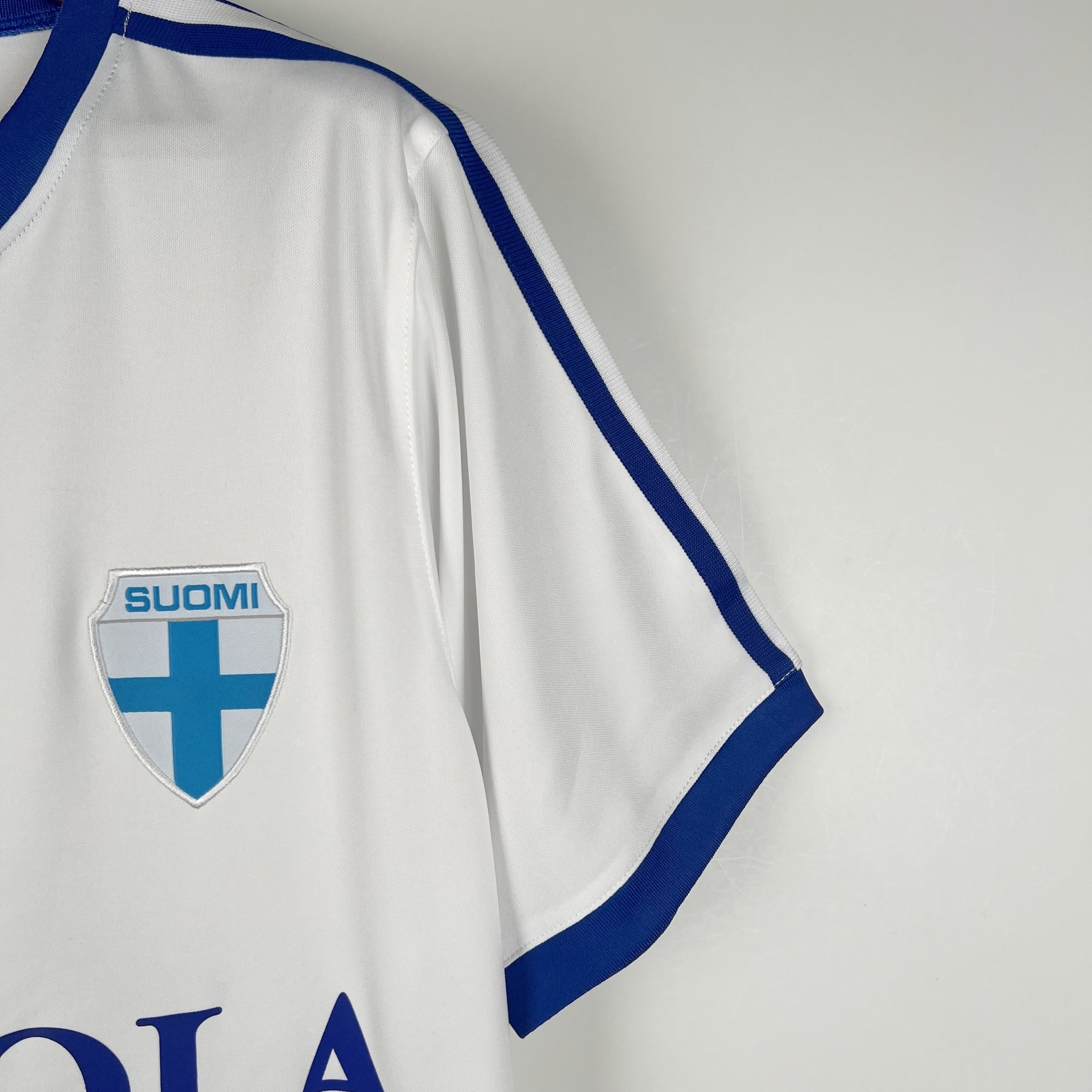 AlphaJersey-Retro Finland 1982 Home Stadium Jersey