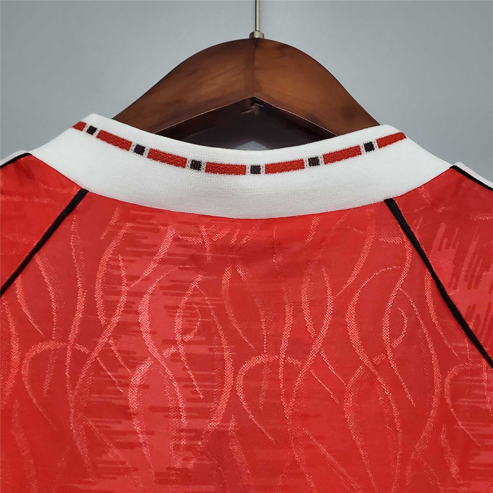 AlphaJersey-Retro Manchester United 91-92 Home Jersey