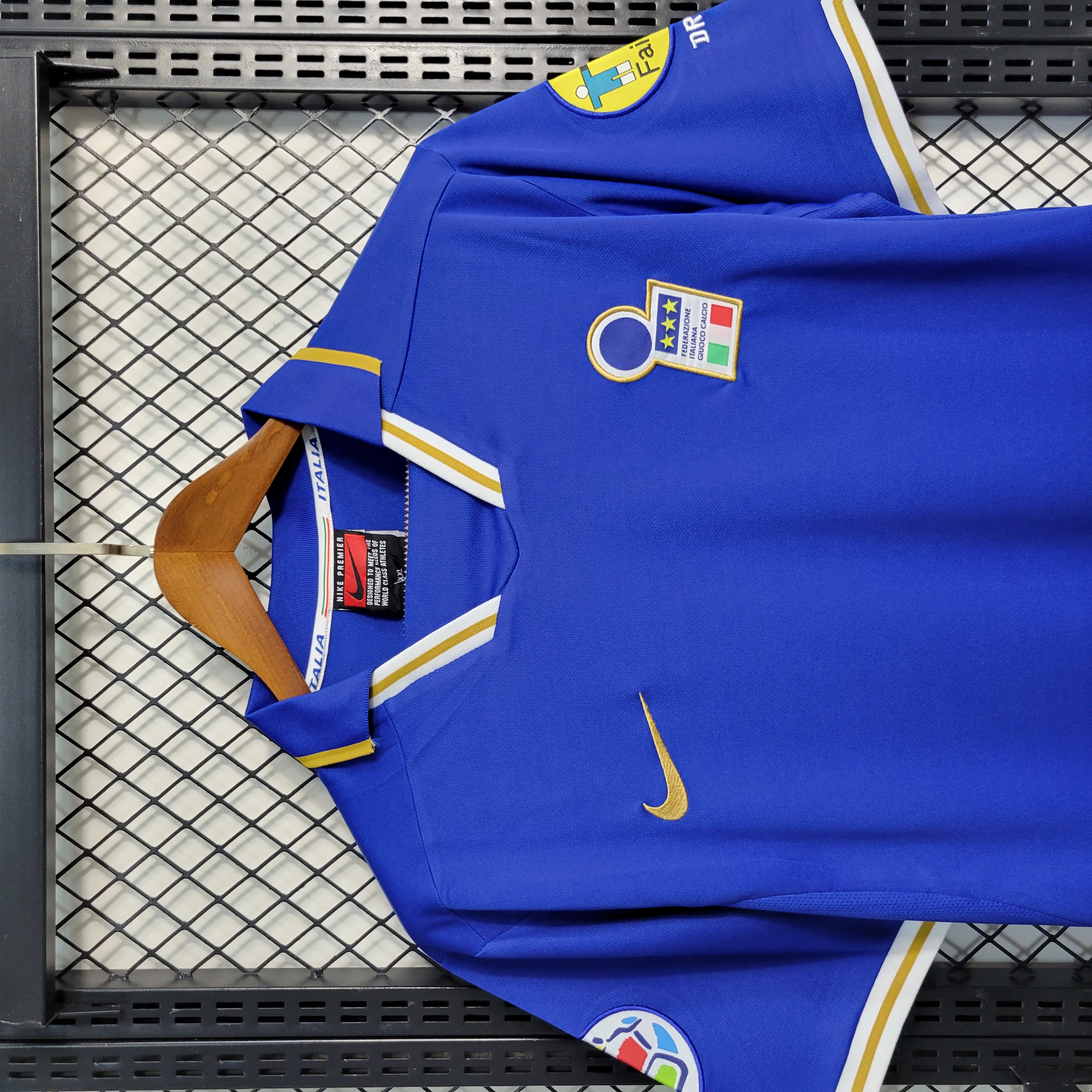 AlphaJersey-Retro Italy 1996 Home Stadium Jersey
