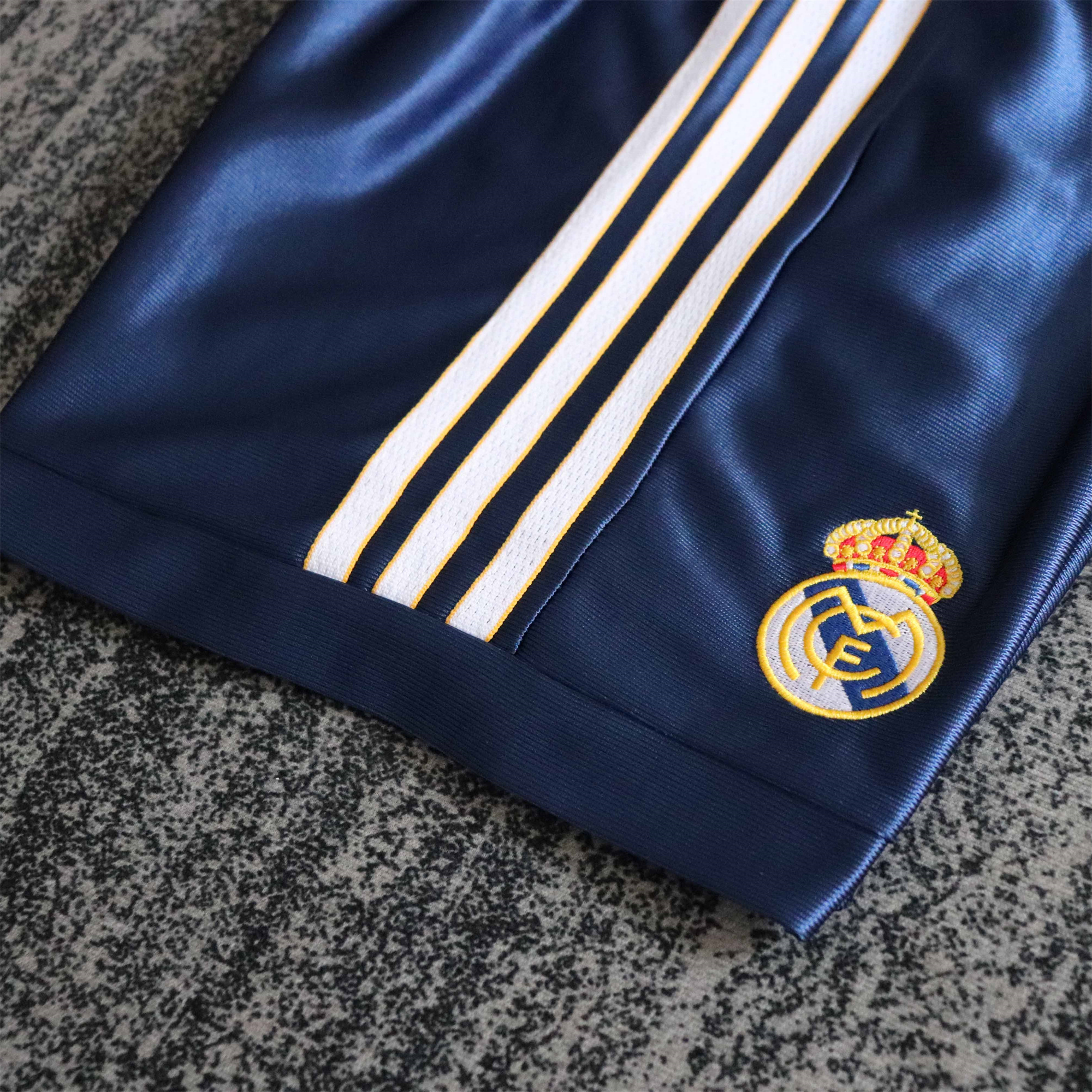 AlphaJersey-Retro Real Madrid 1998-00 Third Kids Kit