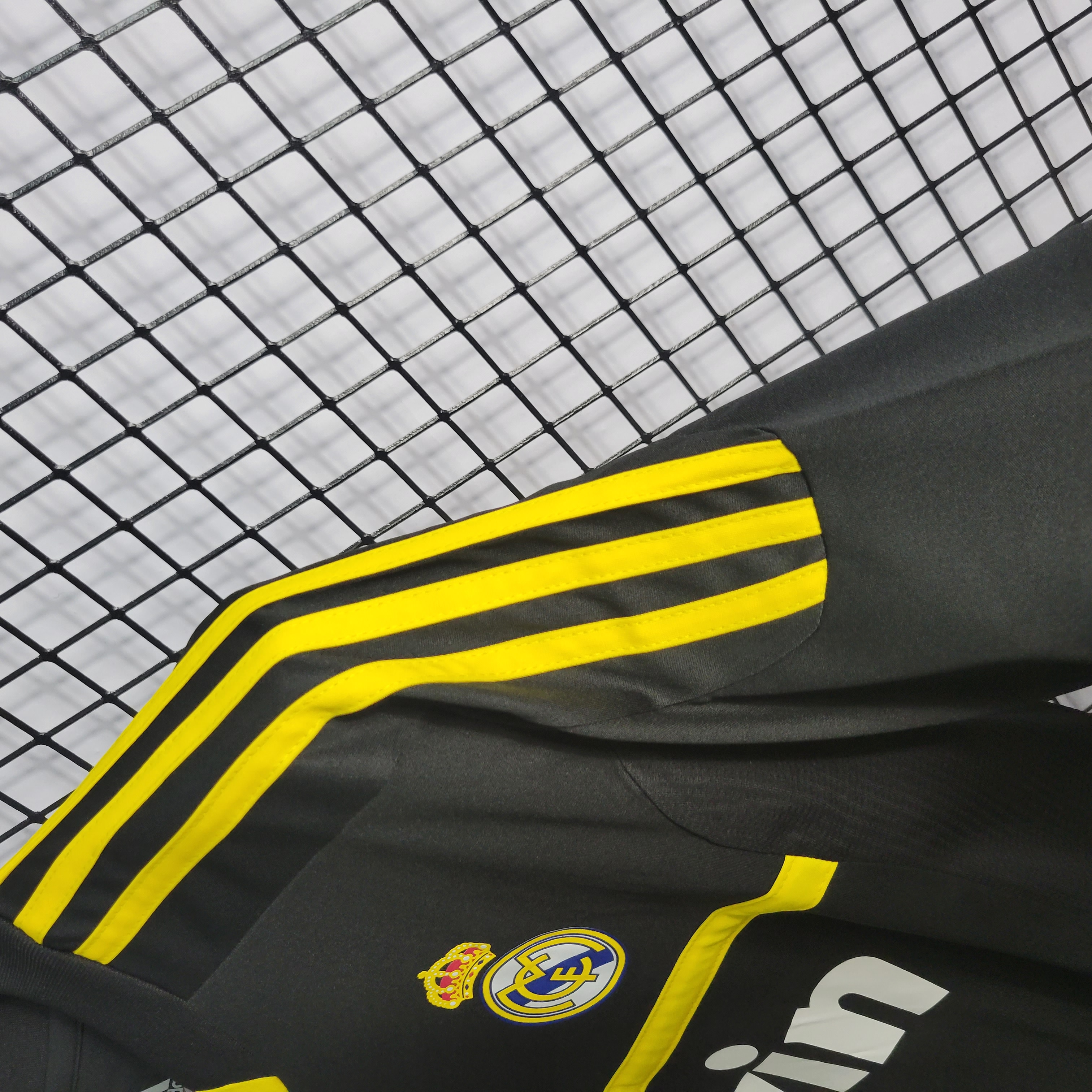 AlphaJersey-Retro Real Madrid 11-12 Black Goalkeeper Jersey