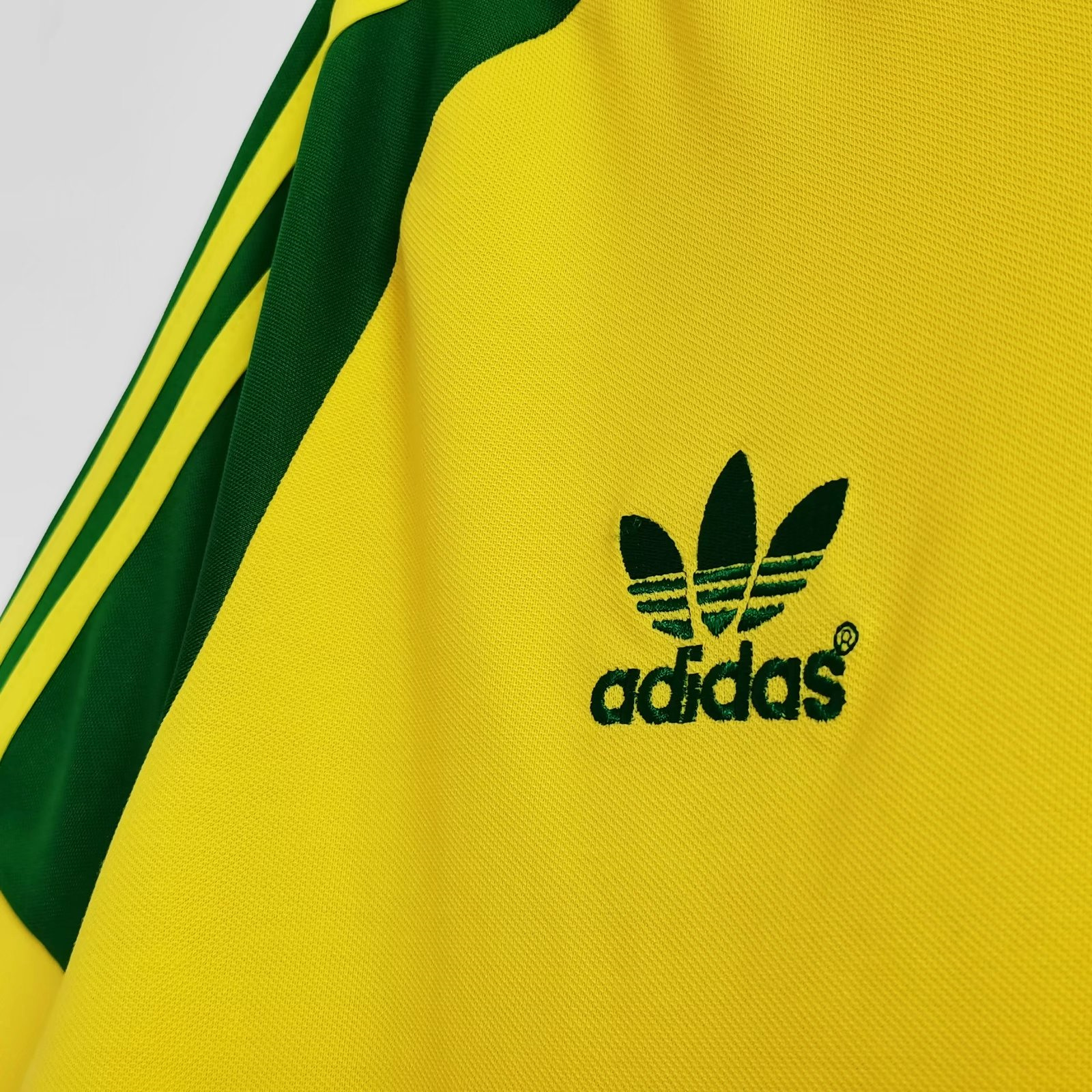 AlphaJersey-Retro Wales 1982 Away Stadium Jersey