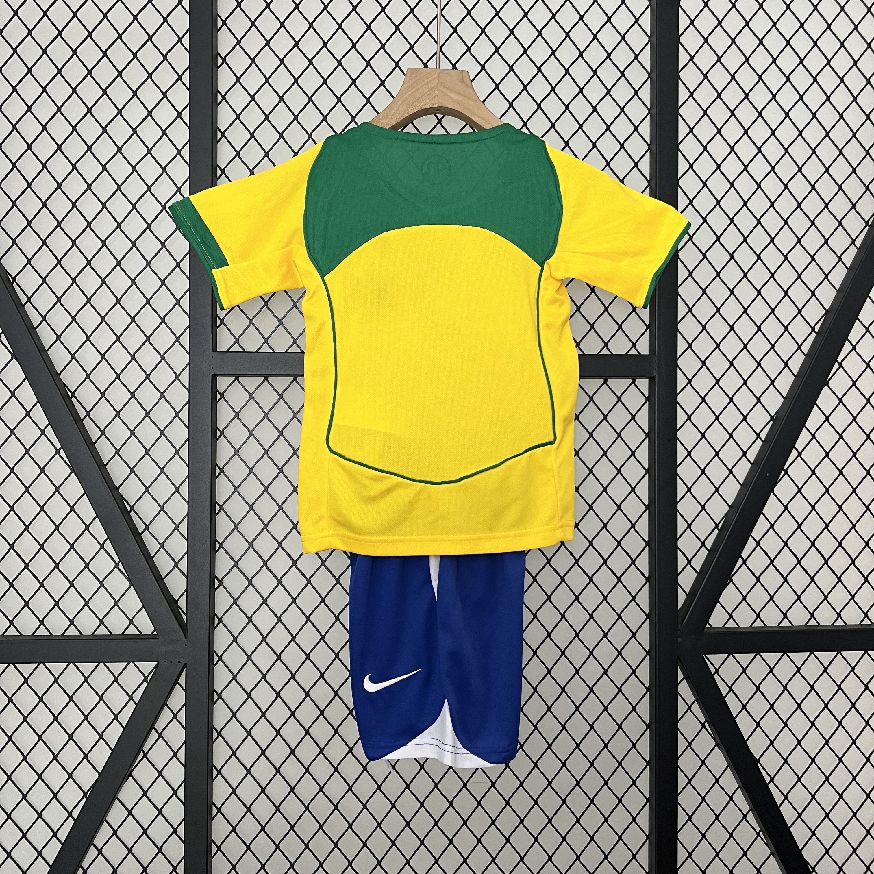 AlphaJersey-Retro Brazil 2004 Home Stadium Kids Kit