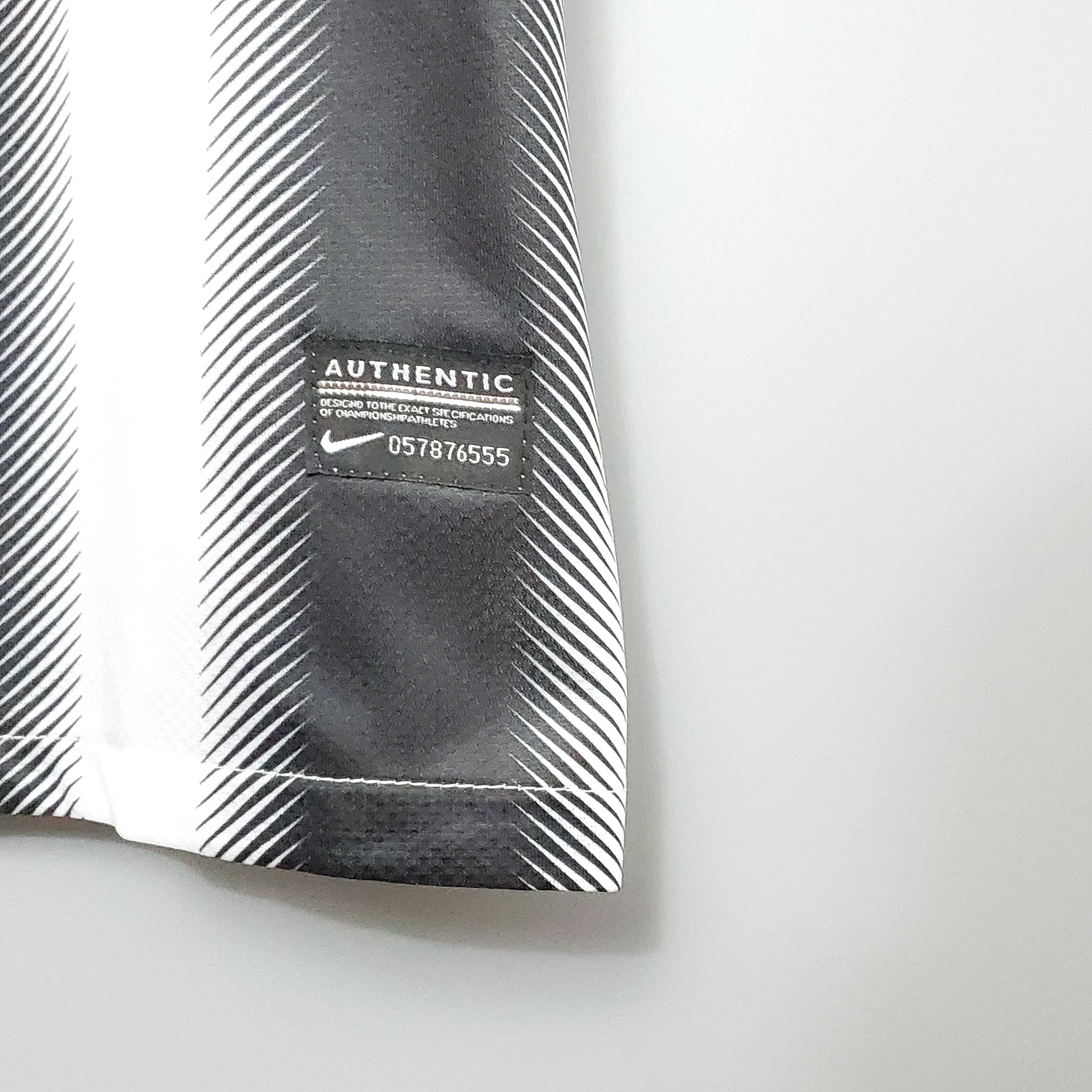 AlphaJersey-Retro Juventus 2011-12 Home Stadium Jersey
