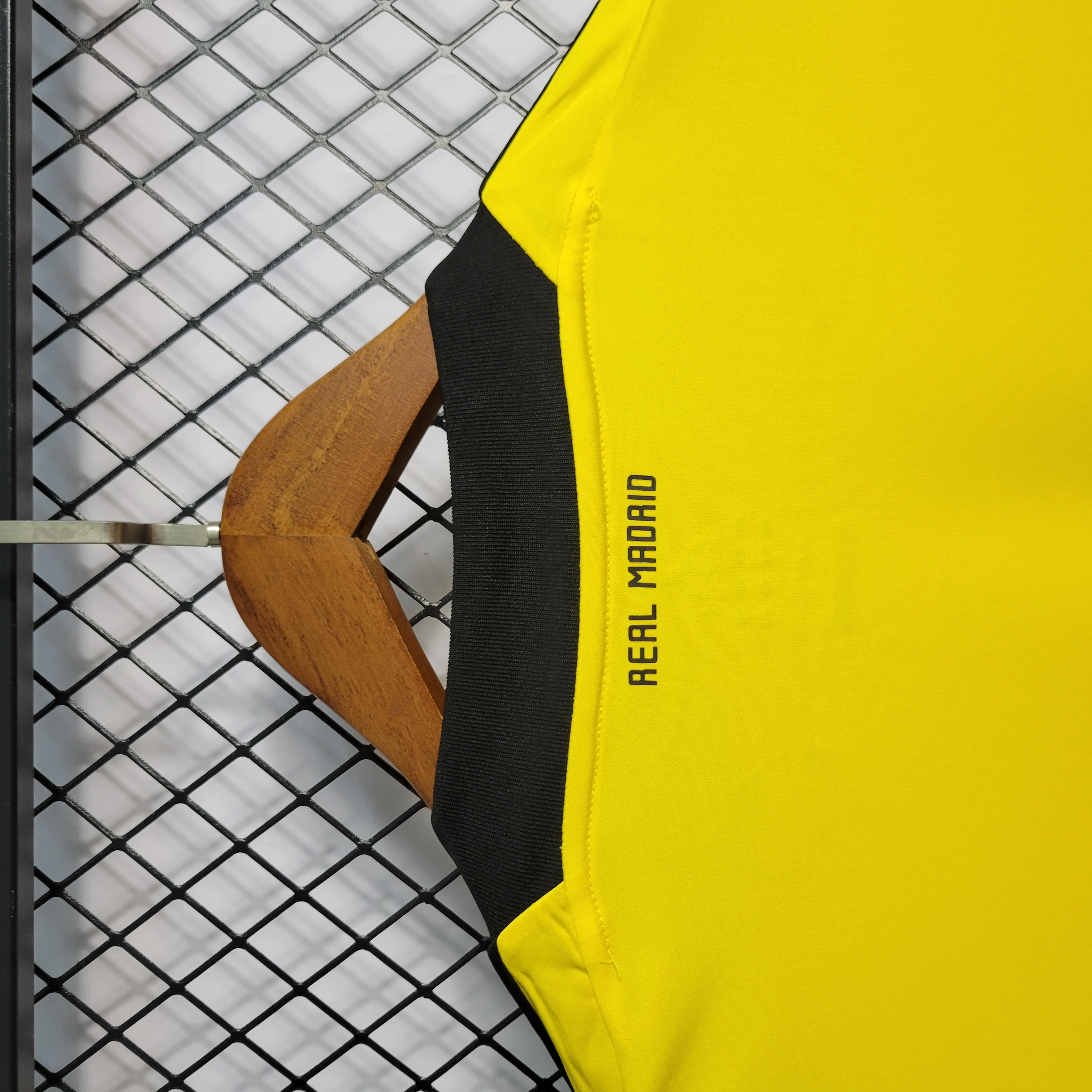 AlphaJersey-Retro Real Madrid 11-12 Yellow Goalkeeper Jersey