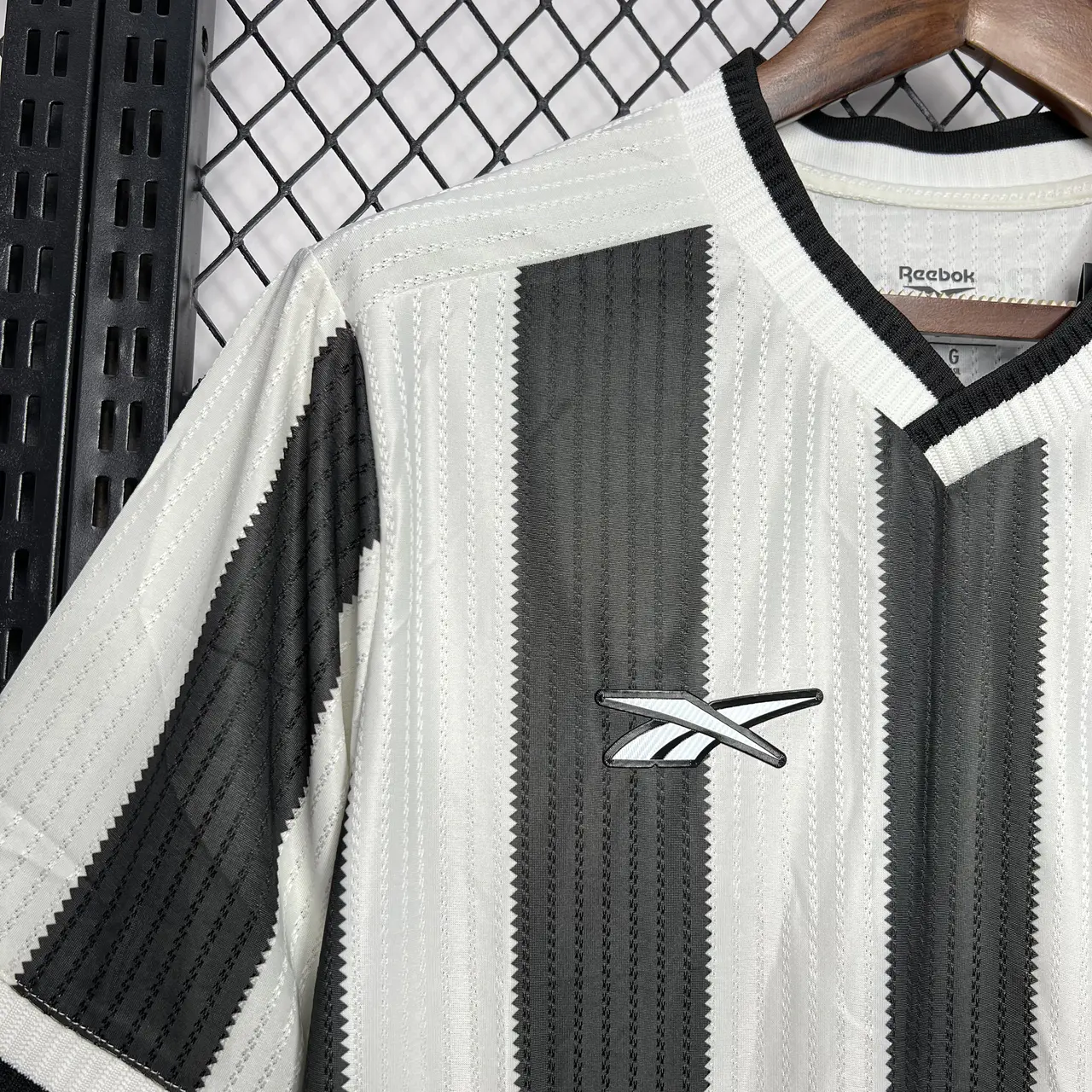 Socce Jerseys-topleaguejerseys.com