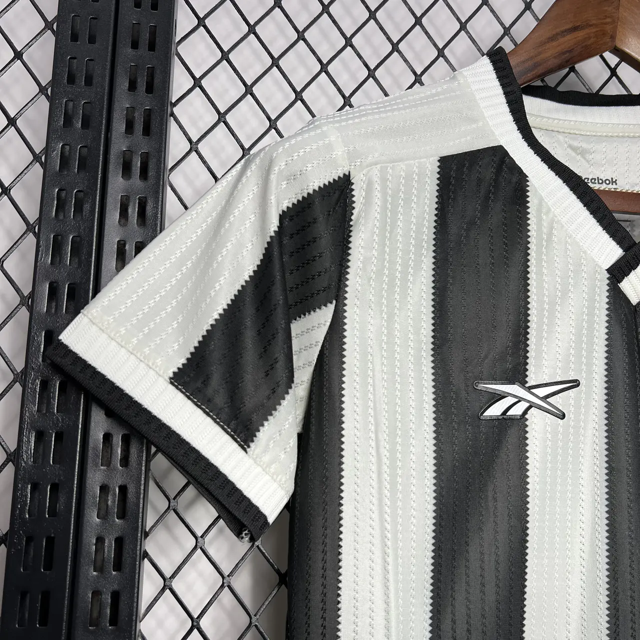 Socce Jerseys-topleaguejerseys.com