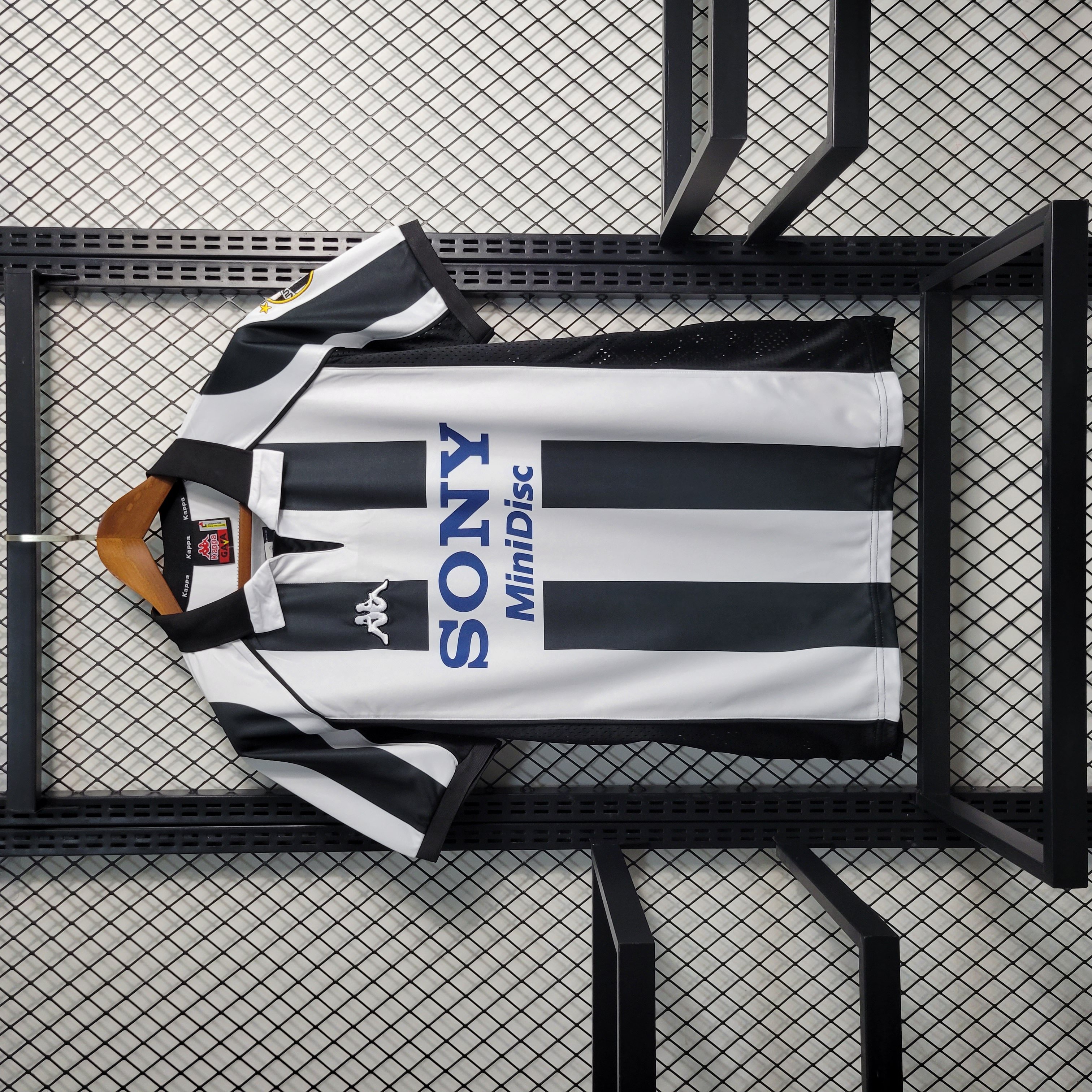 AlphaJersey-Retro Juventus 1997-98 Home Stadium Jersey