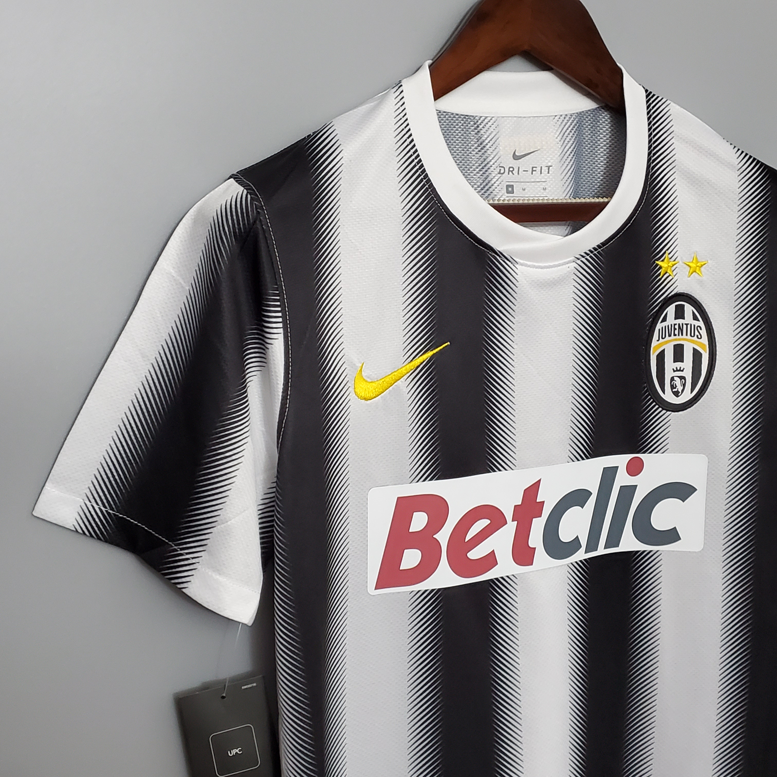 AlphaJersey-Retro Juventus 2011-12 Home Stadium Jersey