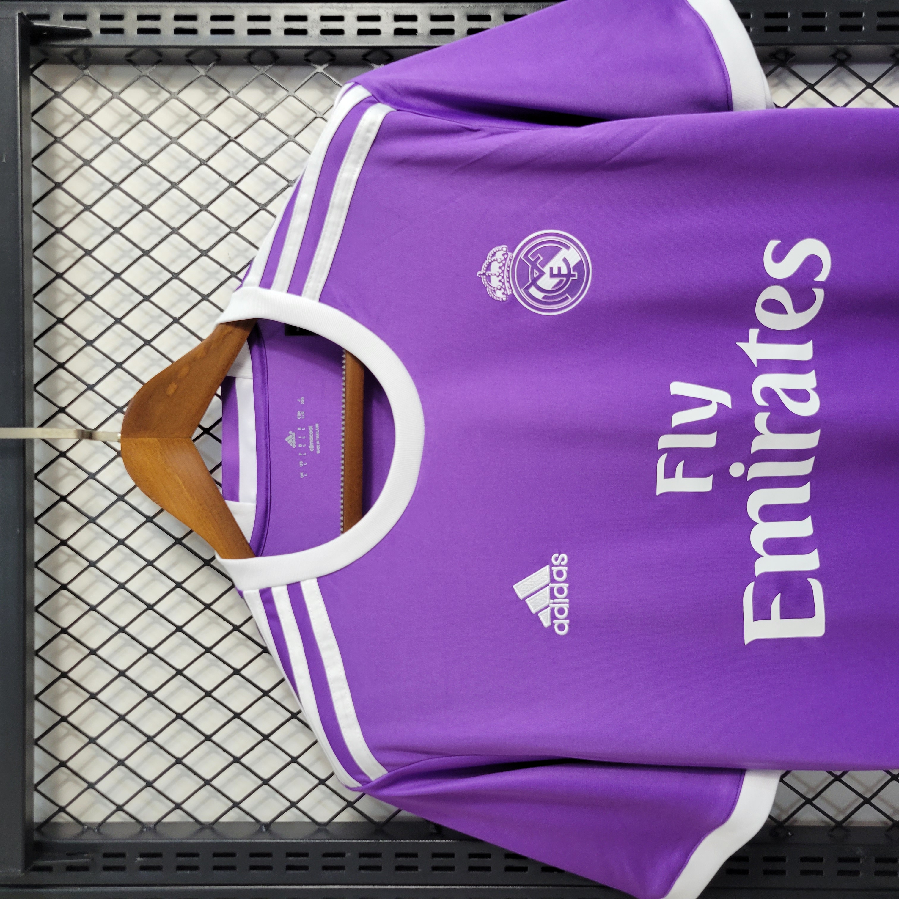 AlphaJersey-Retro Real Madrid 16-17 Away Jersey - Champions League Final Version