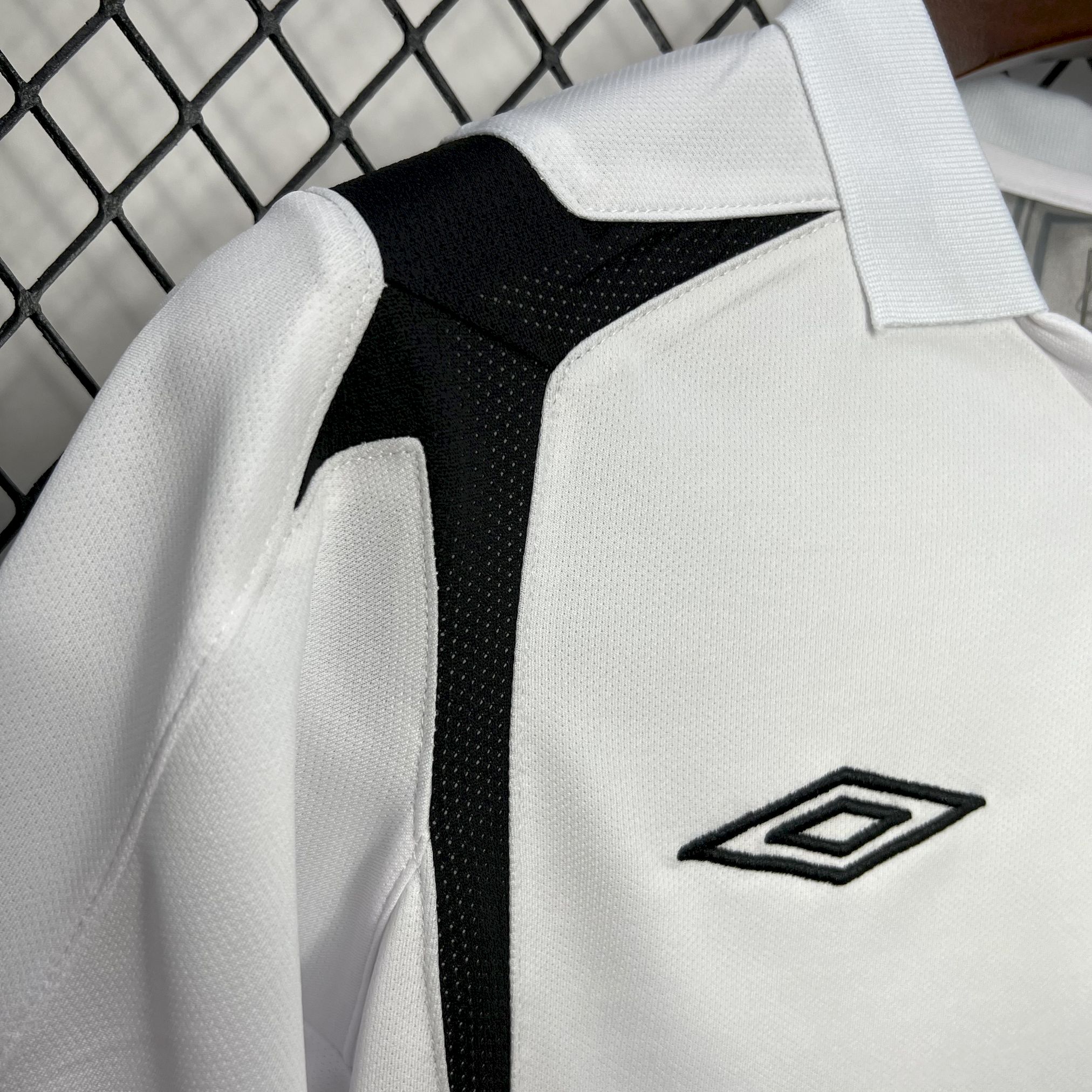 AlphaJersey-Retro Colo Colo 2006 Home Jersey