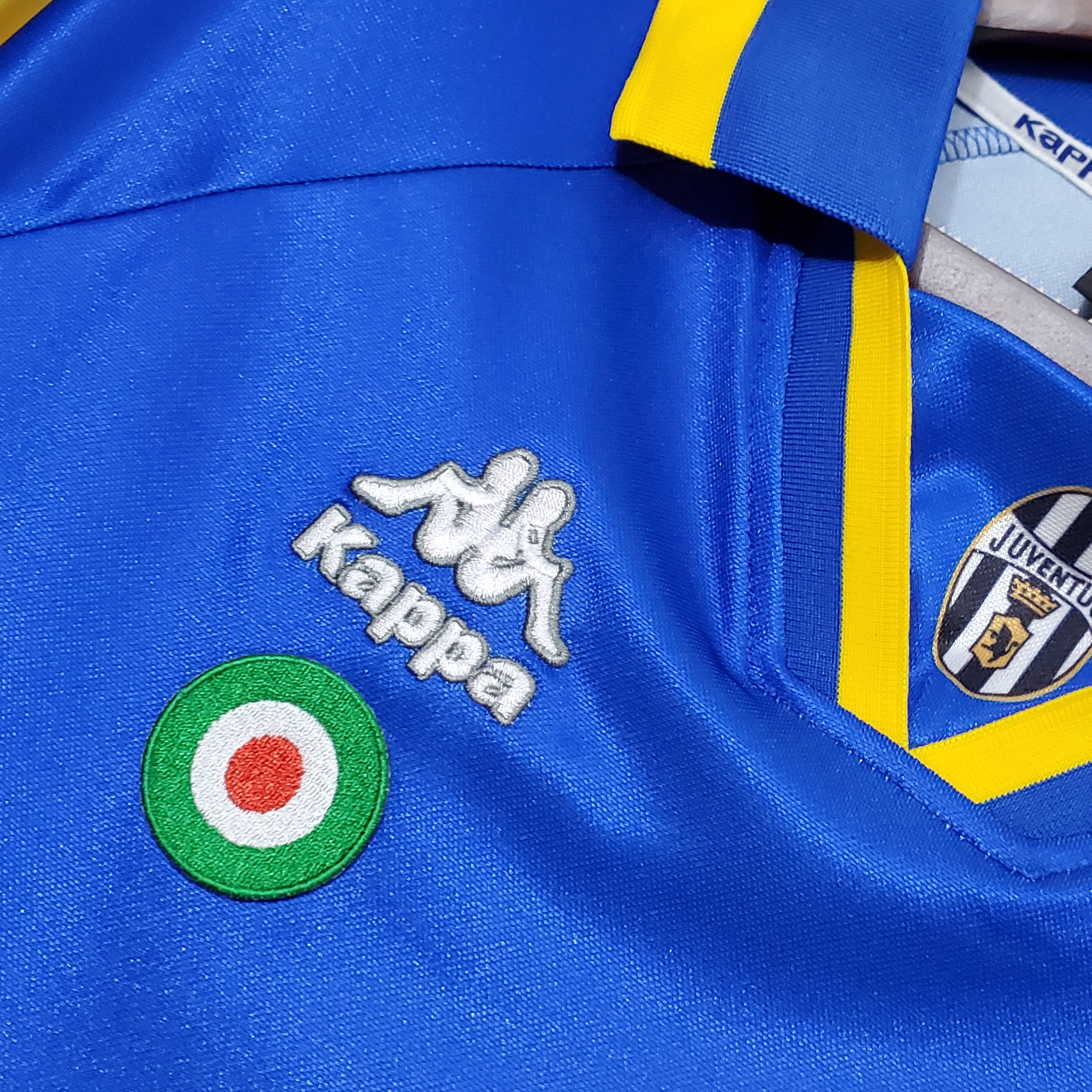 AlphaJersey-Retro Juventus 1995-96 Away Stadium Jersey