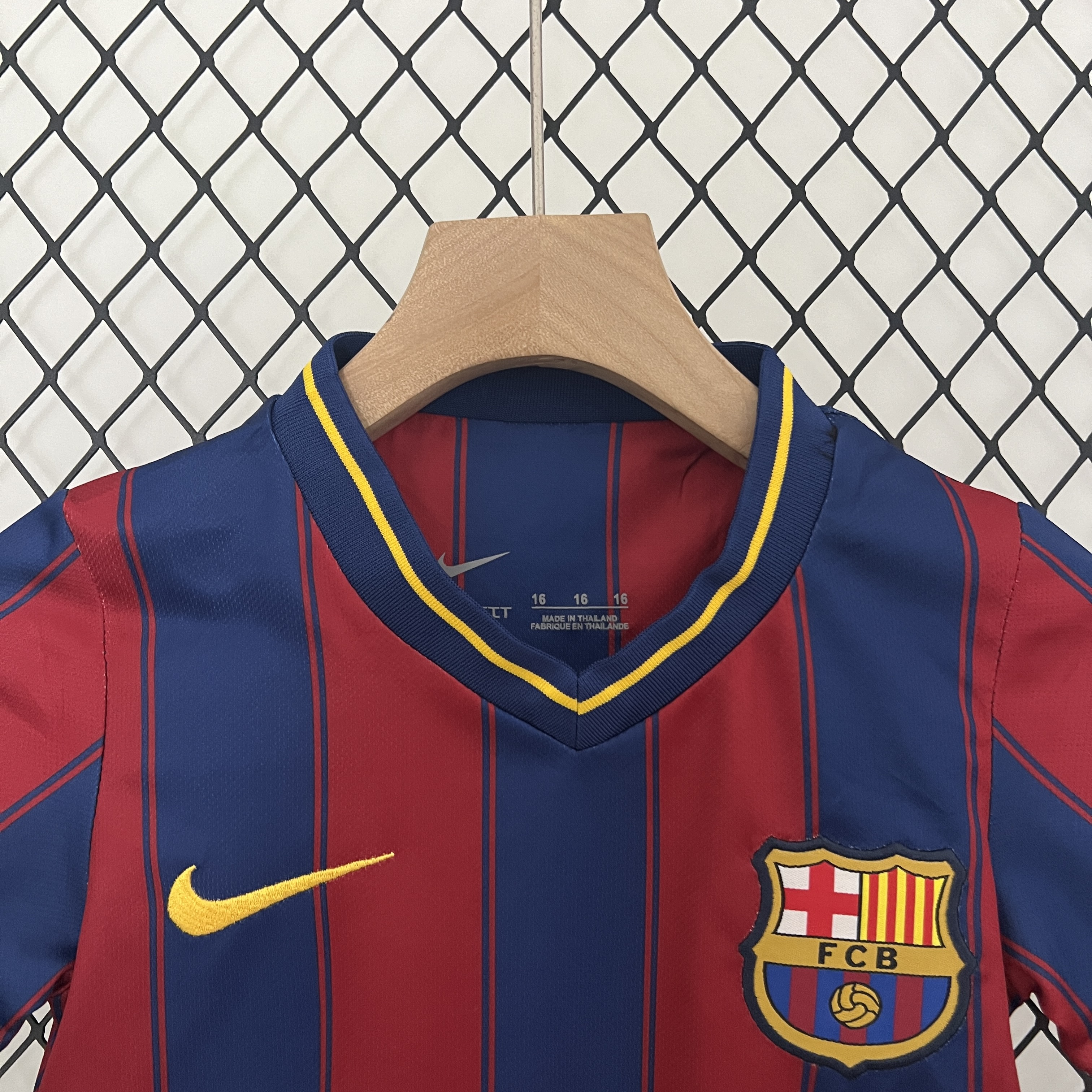 AlphaJersey-Retro Barcelona 2009-10 Home Stadium Kids Kit