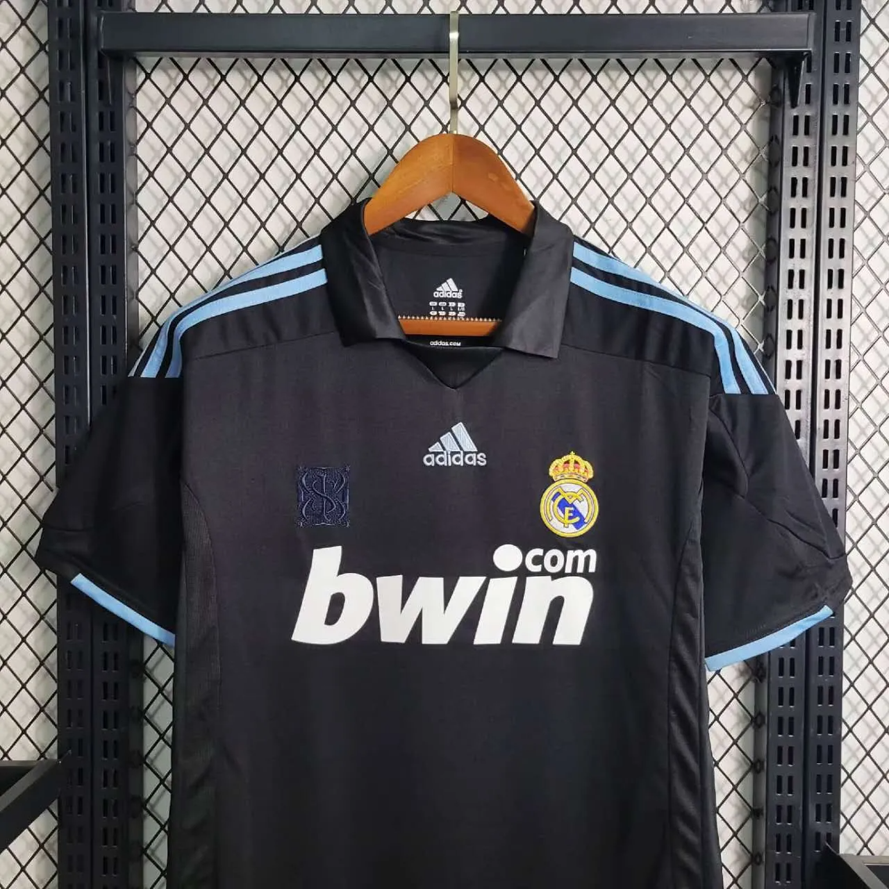 AlphaJersey-Retro Real Madrid 09-10 Away Stadium Jersey