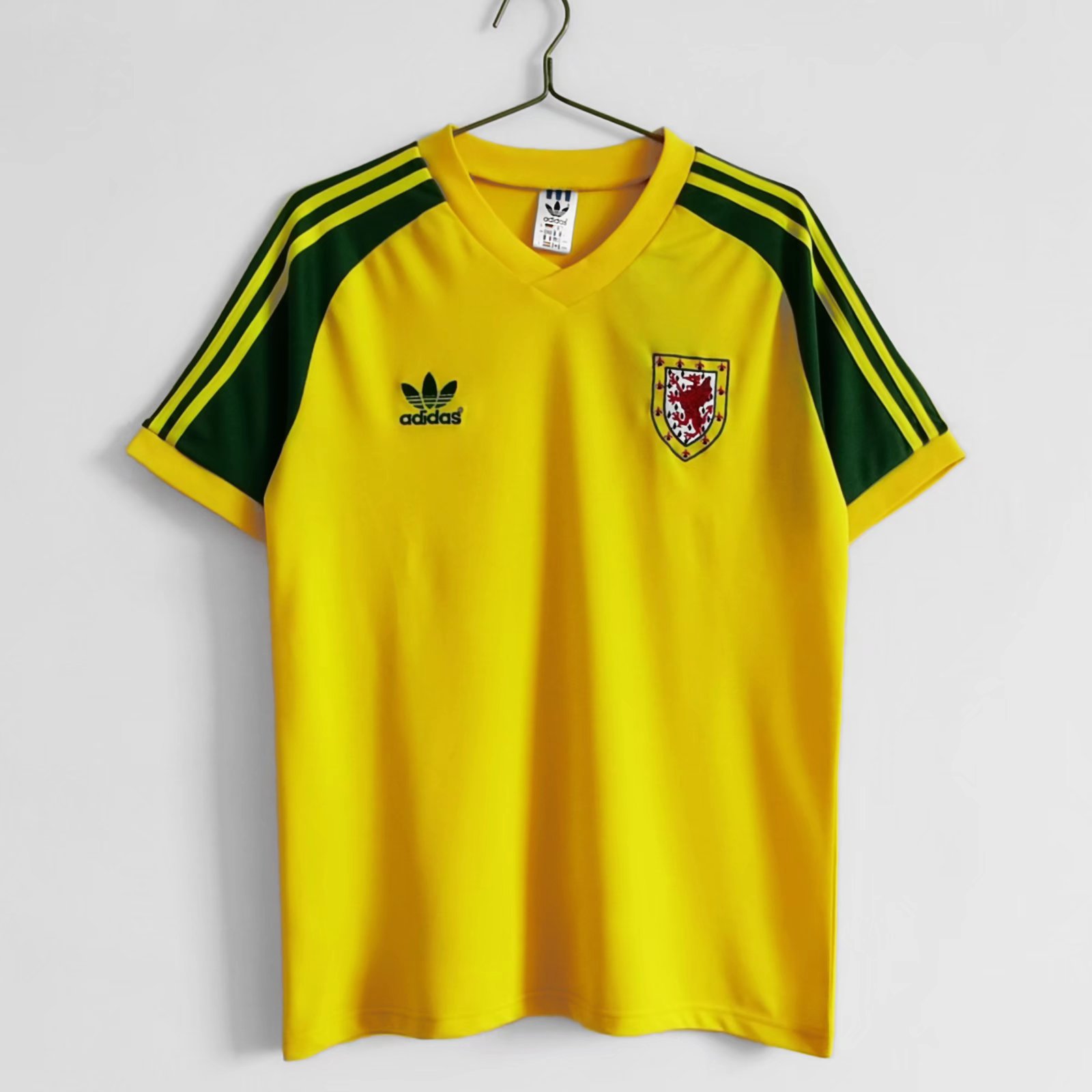 AlphaJersey-Retro Wales 1982 Away Stadium Jersey