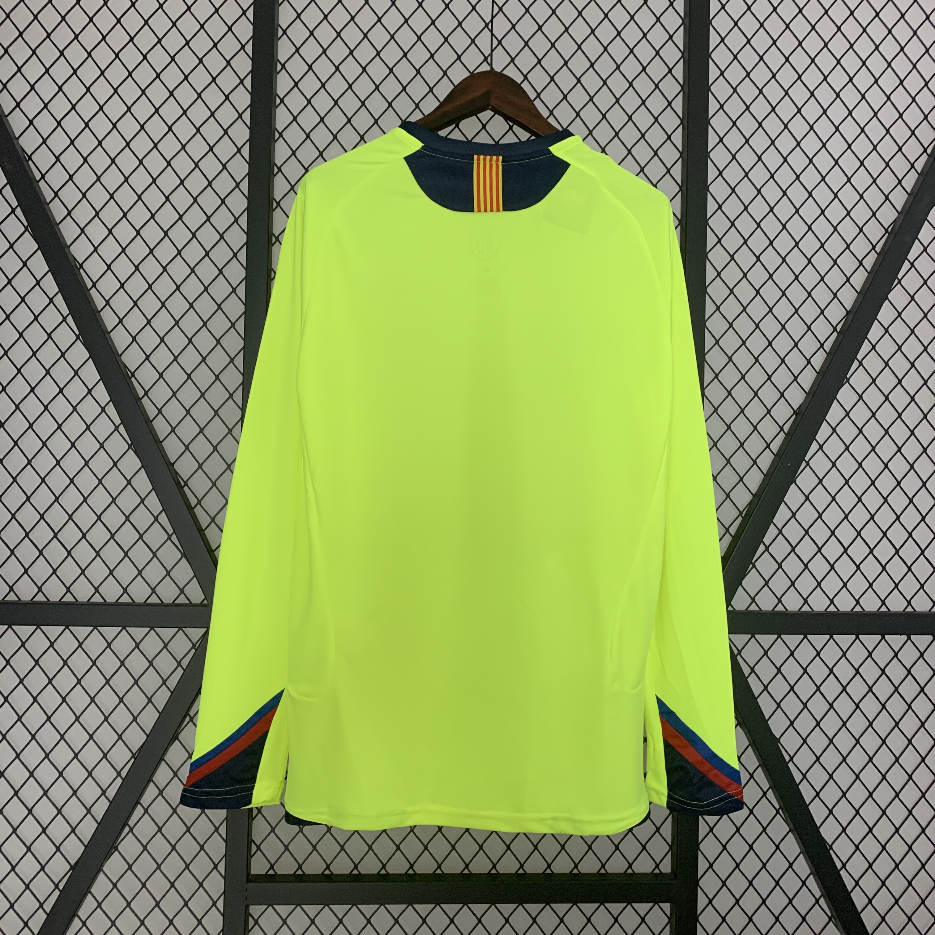 AlphaJersey-Retro Barcelona 05-06 Away Stadium Long Sleeve Jersey