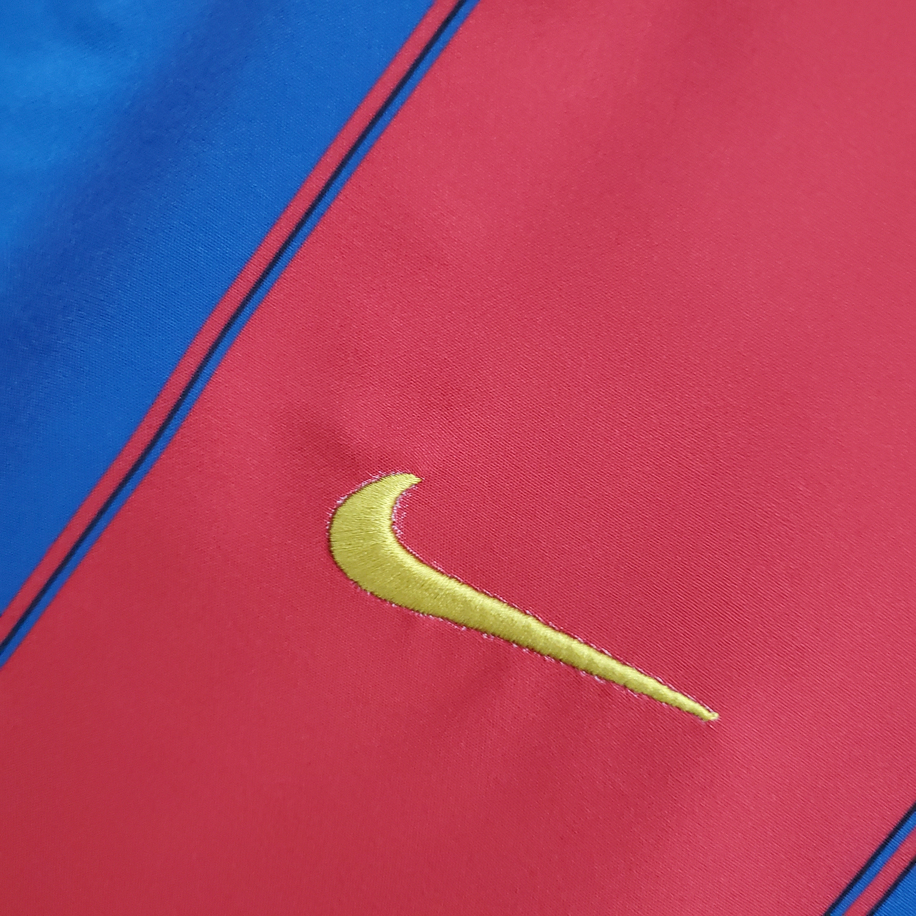 AlphaJersey-Retro Barcelona 03-04 Home Stadium Jersey