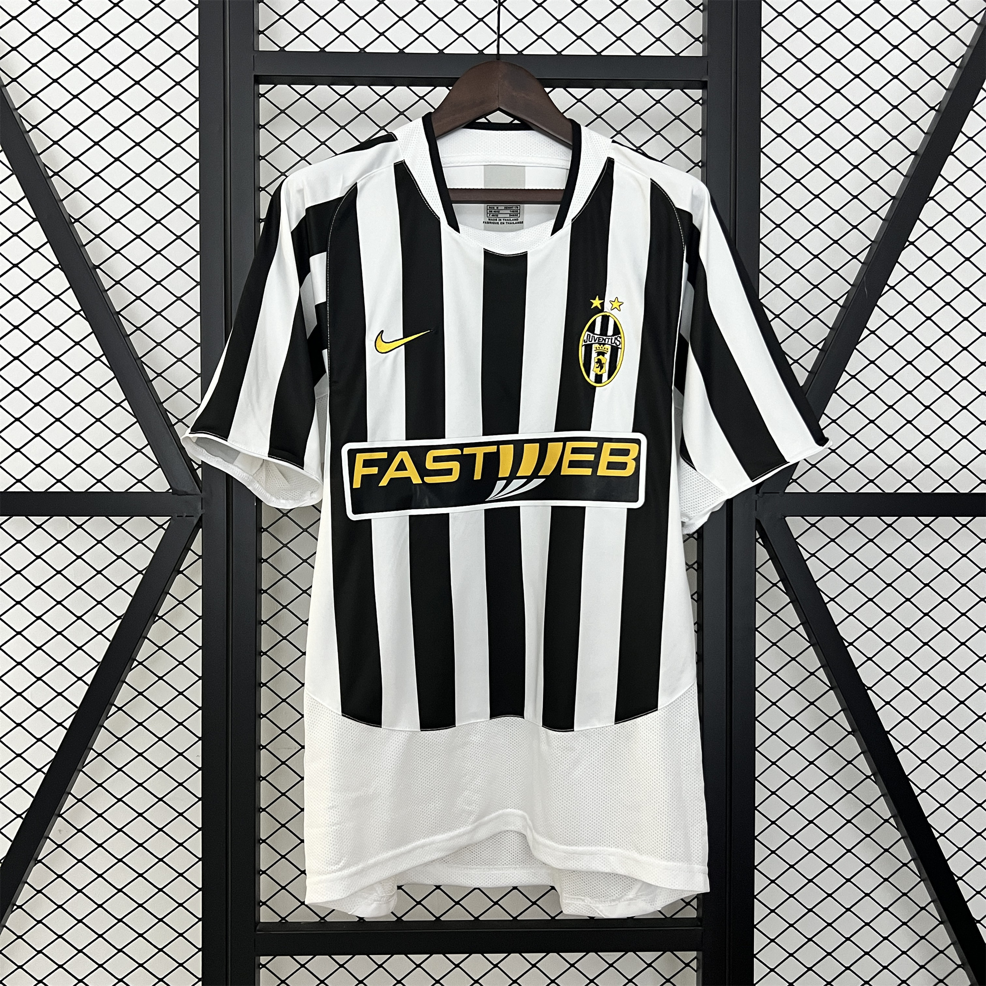 AlphaJersey-Retro Juventus 2003-04 Home Jersey